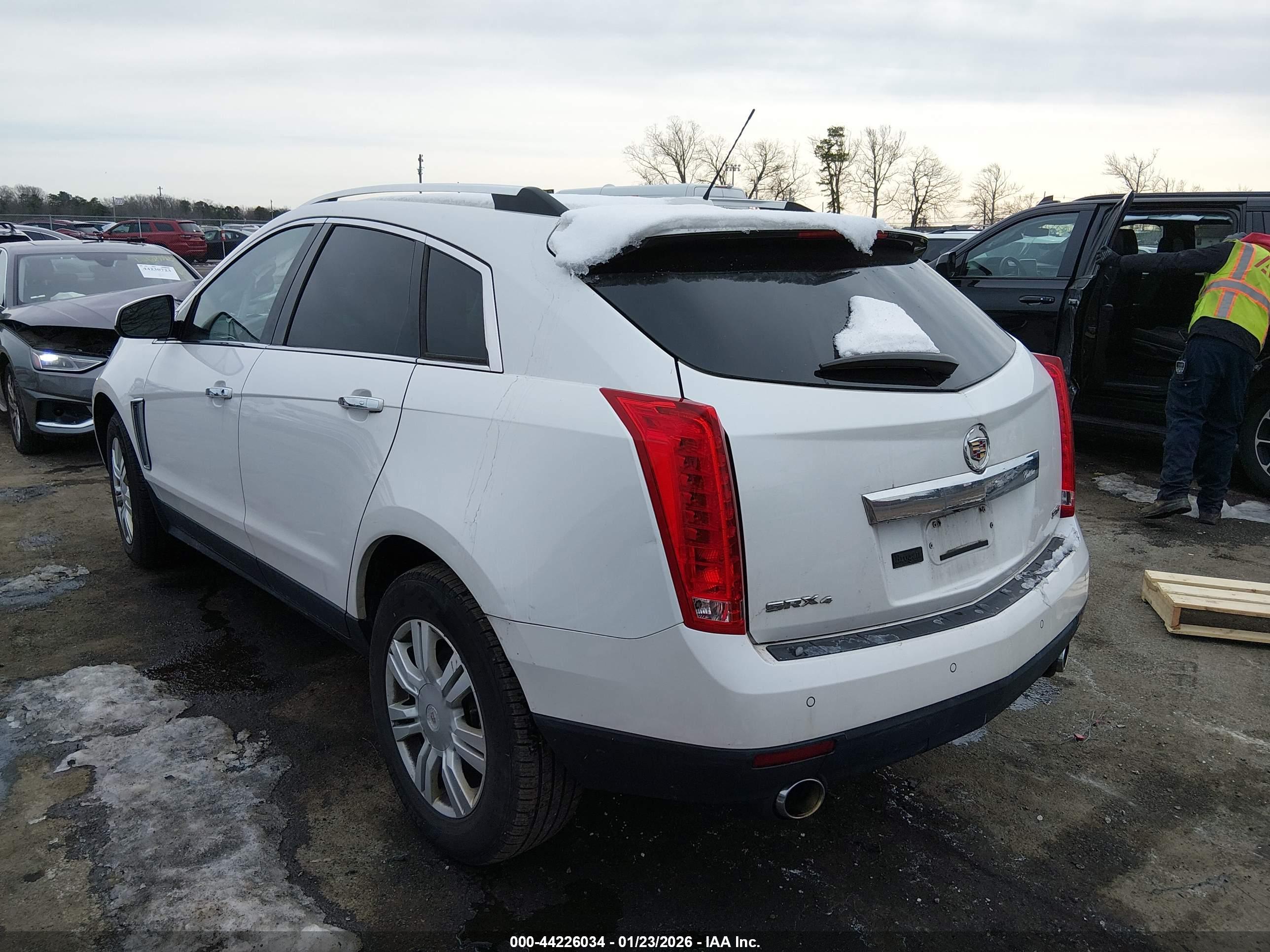 CADILLAC SRX image 3