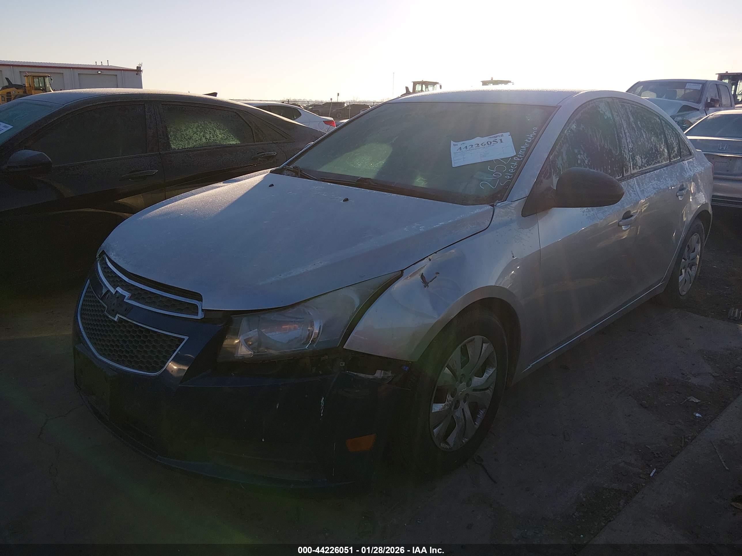 CHEVROLET CRUZE image 2