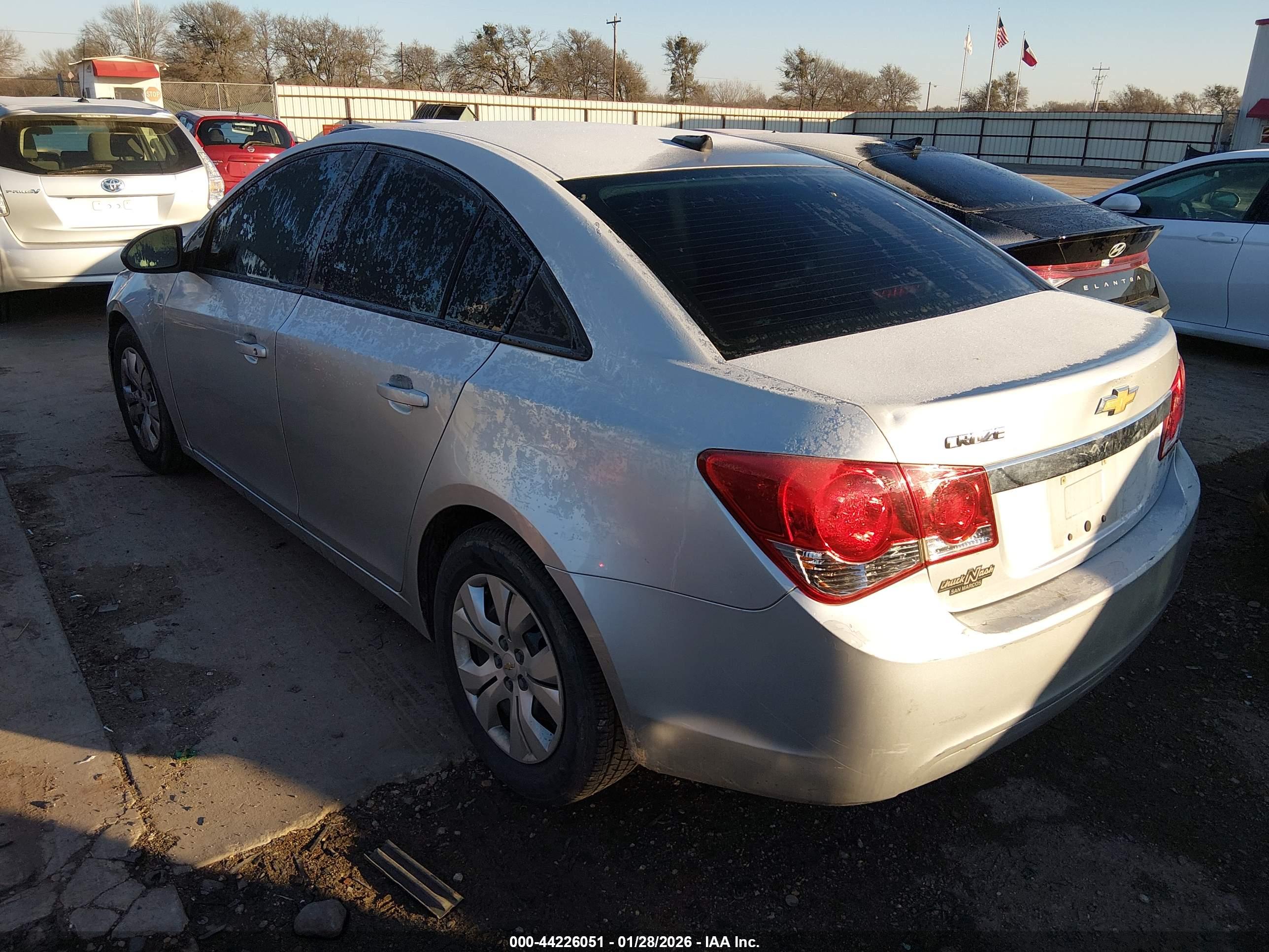 CHEVROLET CRUZE image 3