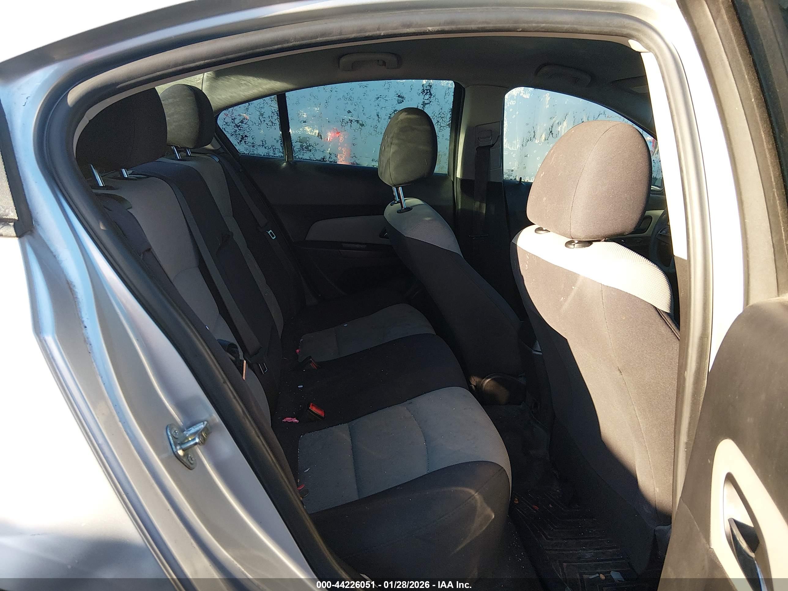CHEVROLET CRUZE image 8
