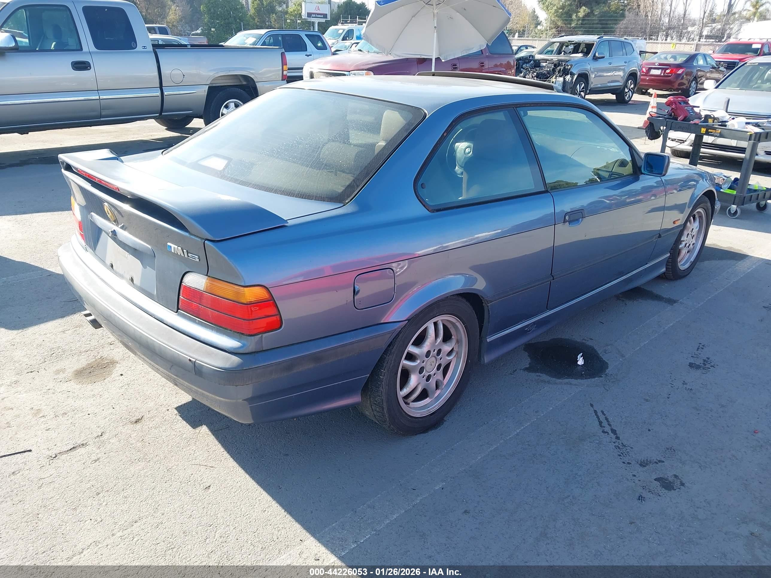 BMW 323IS image 4