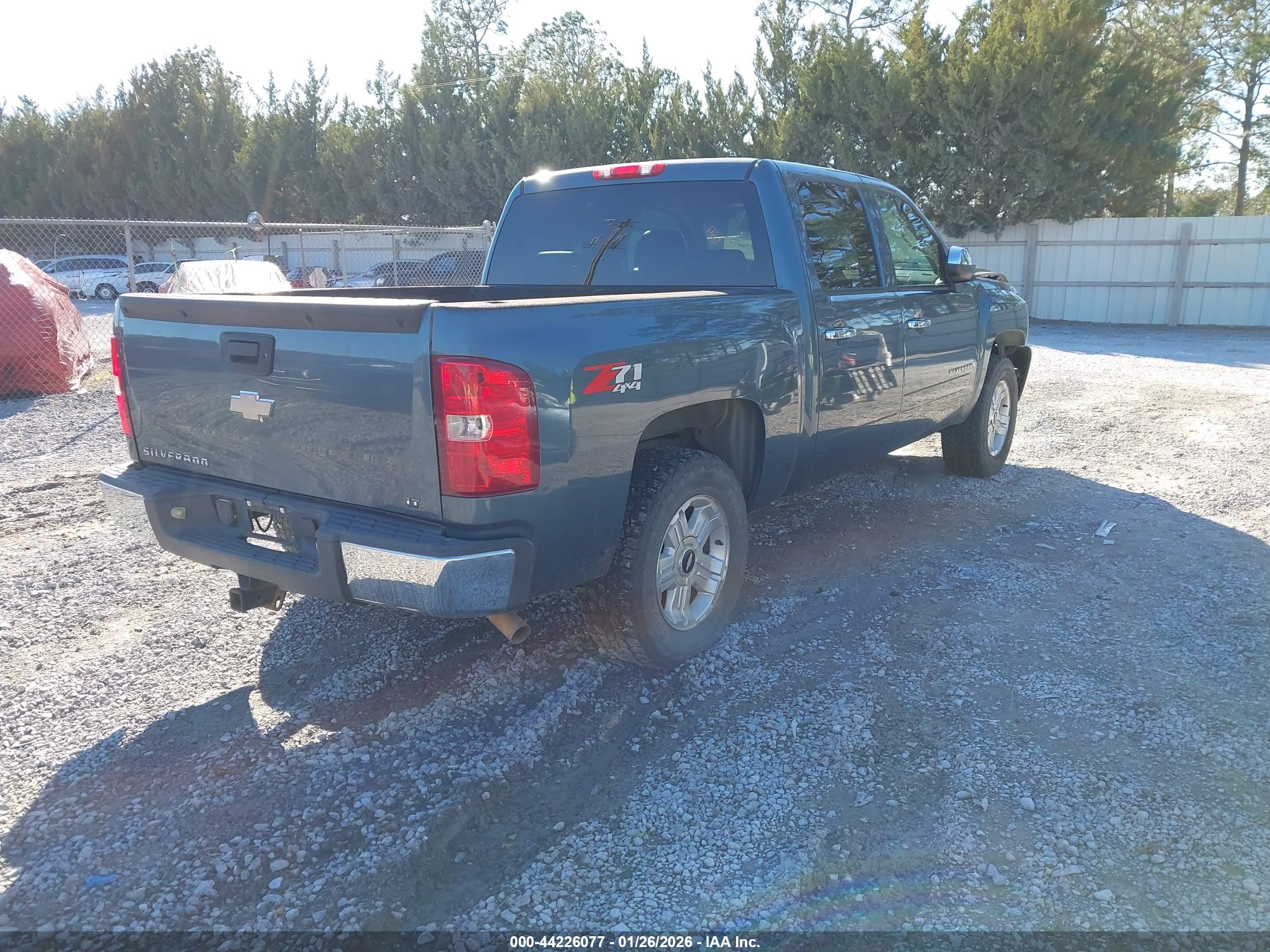 CHEVROLET SILVERADO image 4