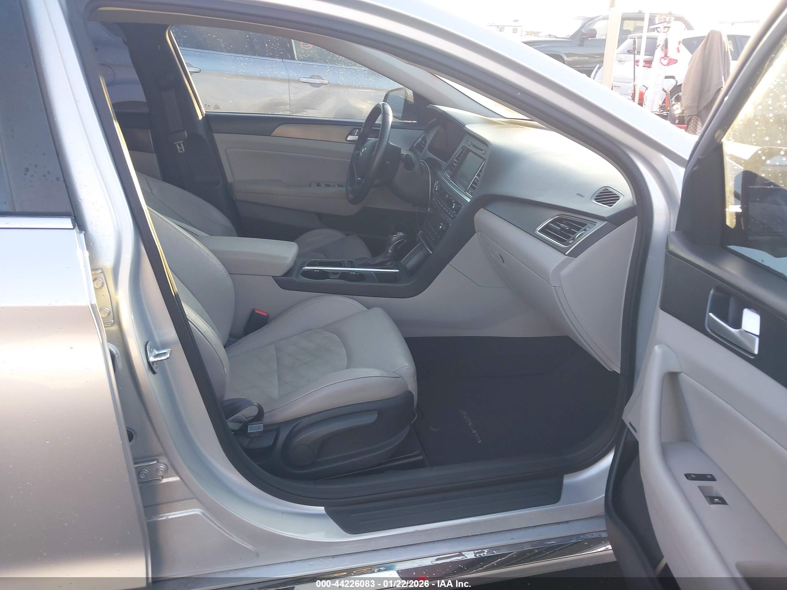 HYUNDAI SONATA image 5