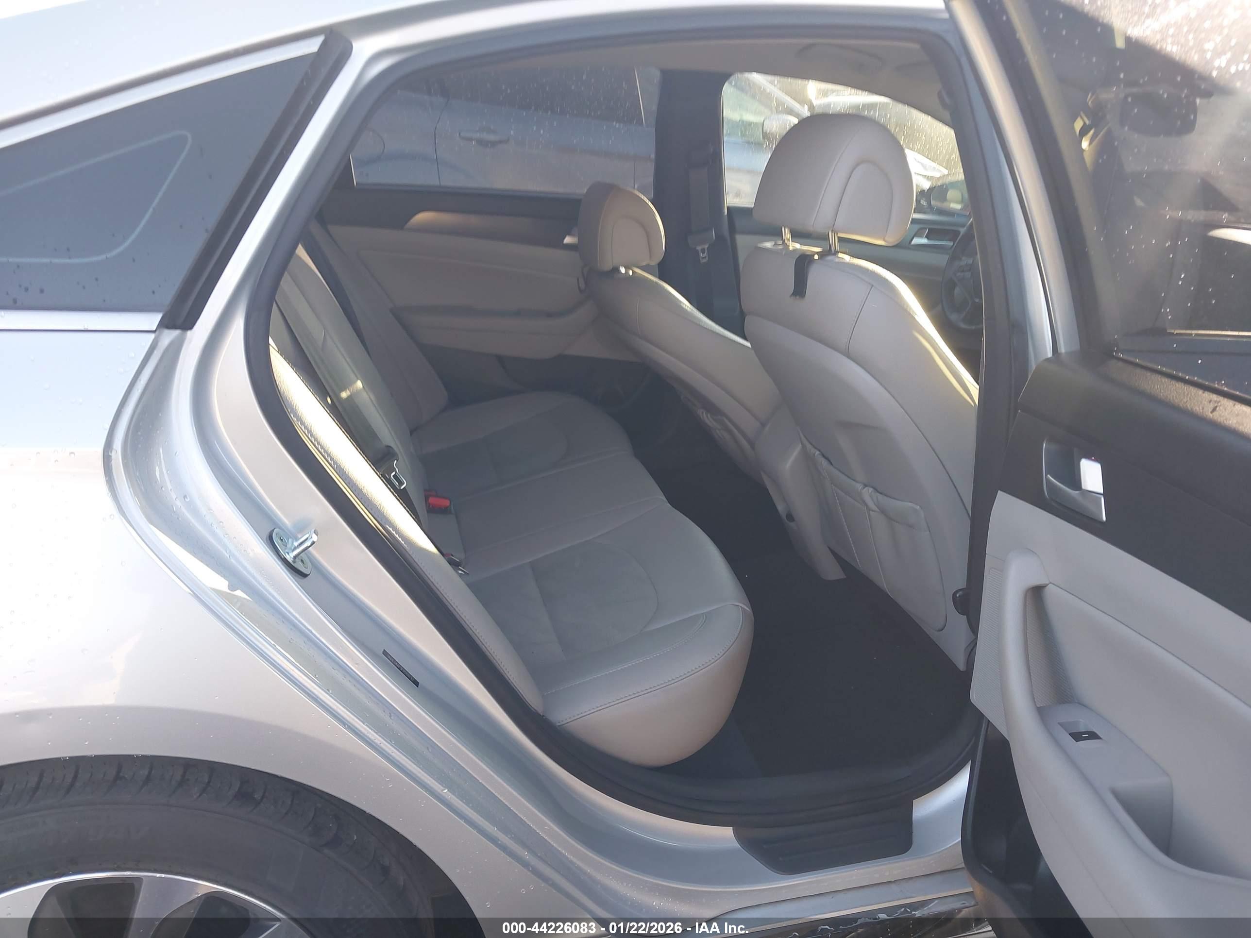 HYUNDAI SONATA image 8