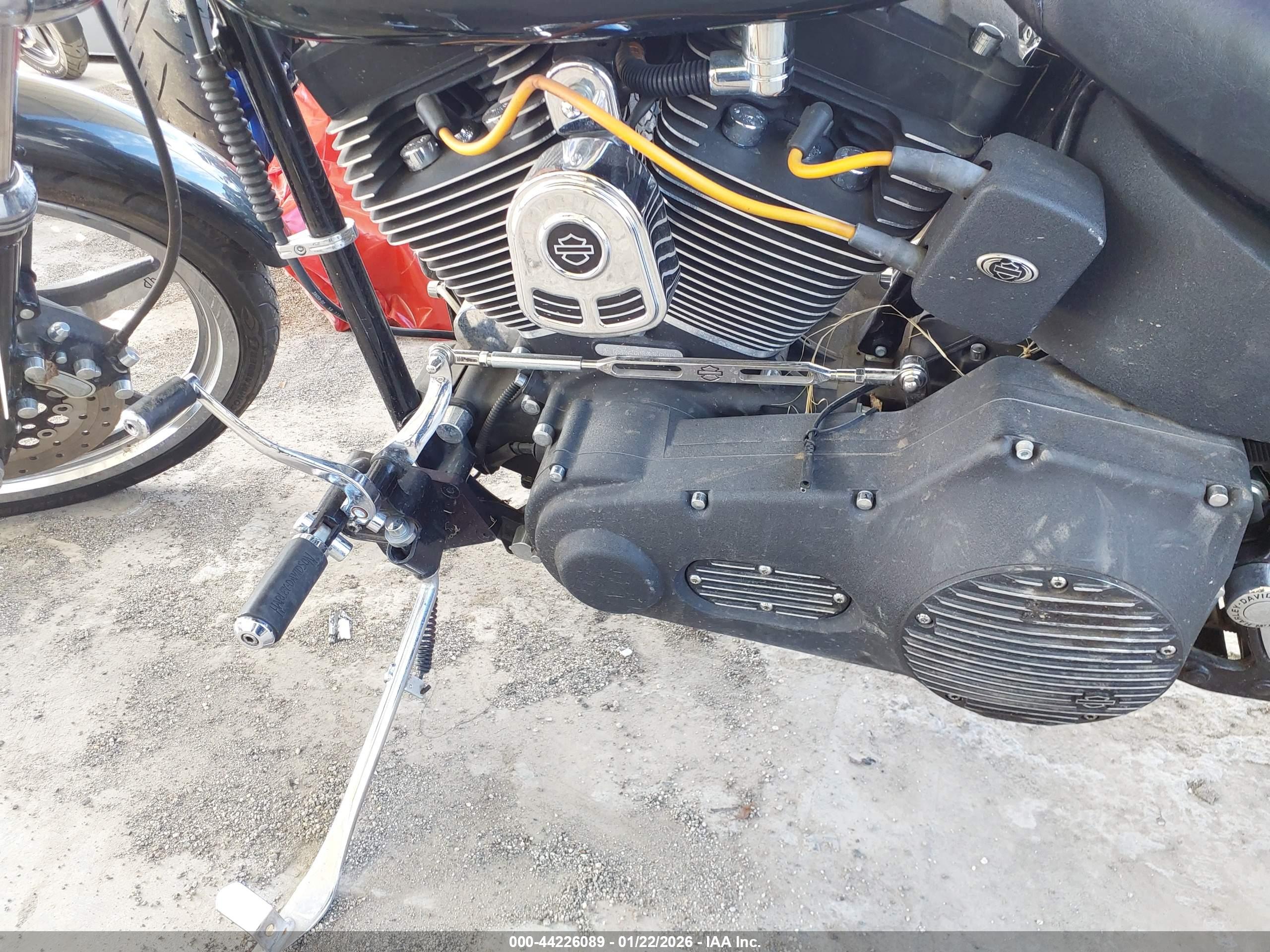 HARLEY-DAVIDSON FXSTBI image 9