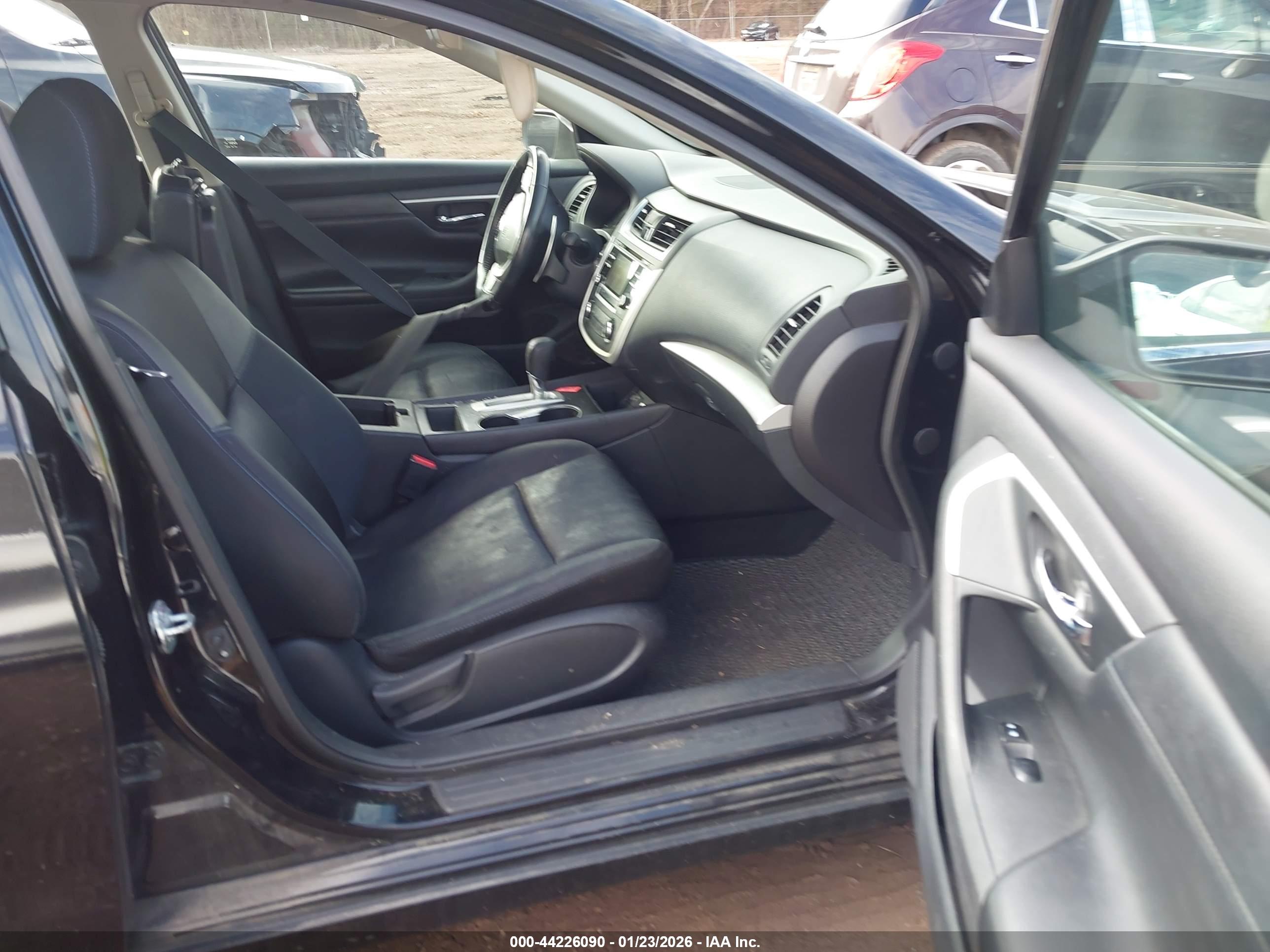 NISSAN ALTIMA image 5