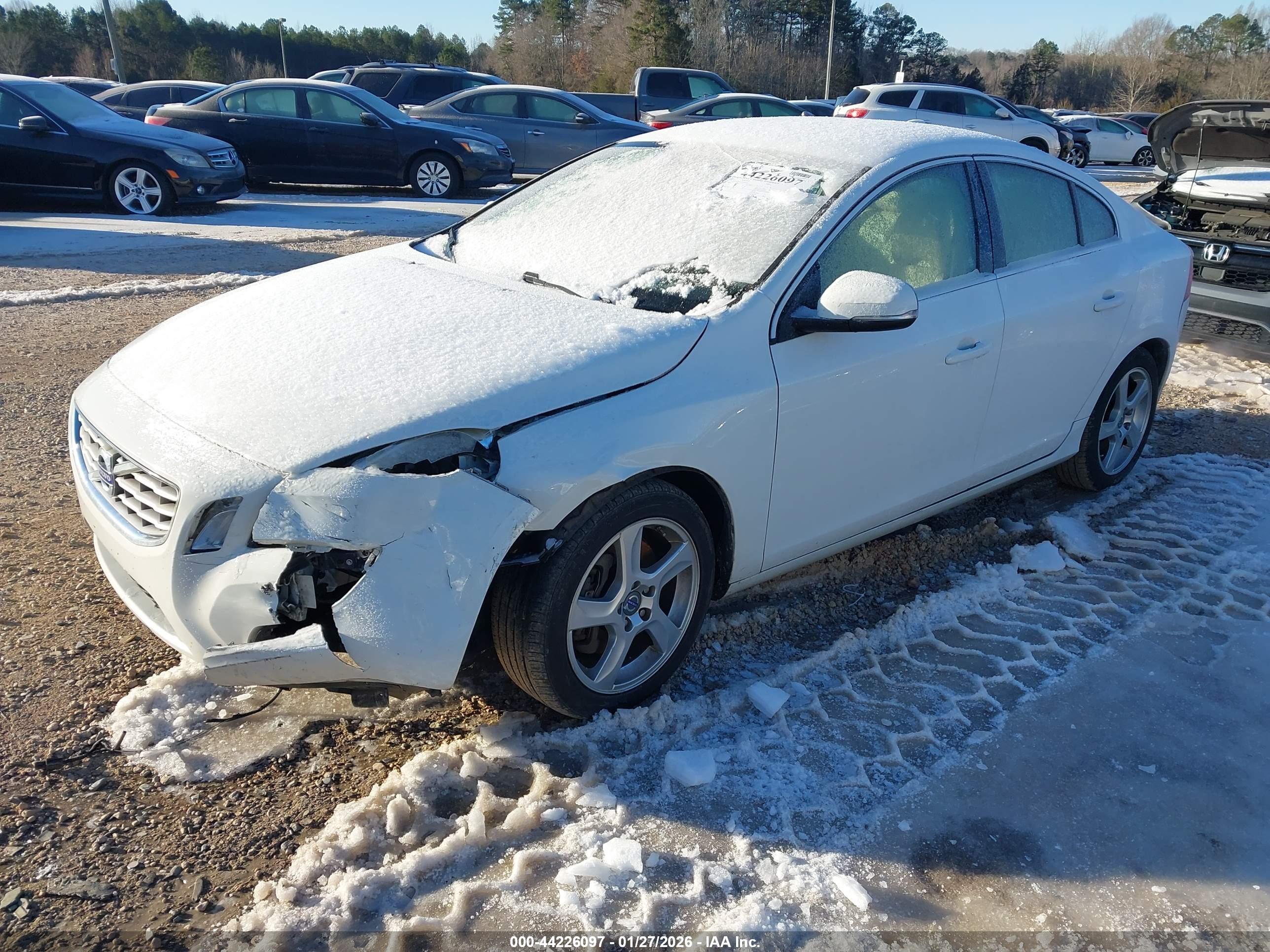 VOLVO S60 image 2