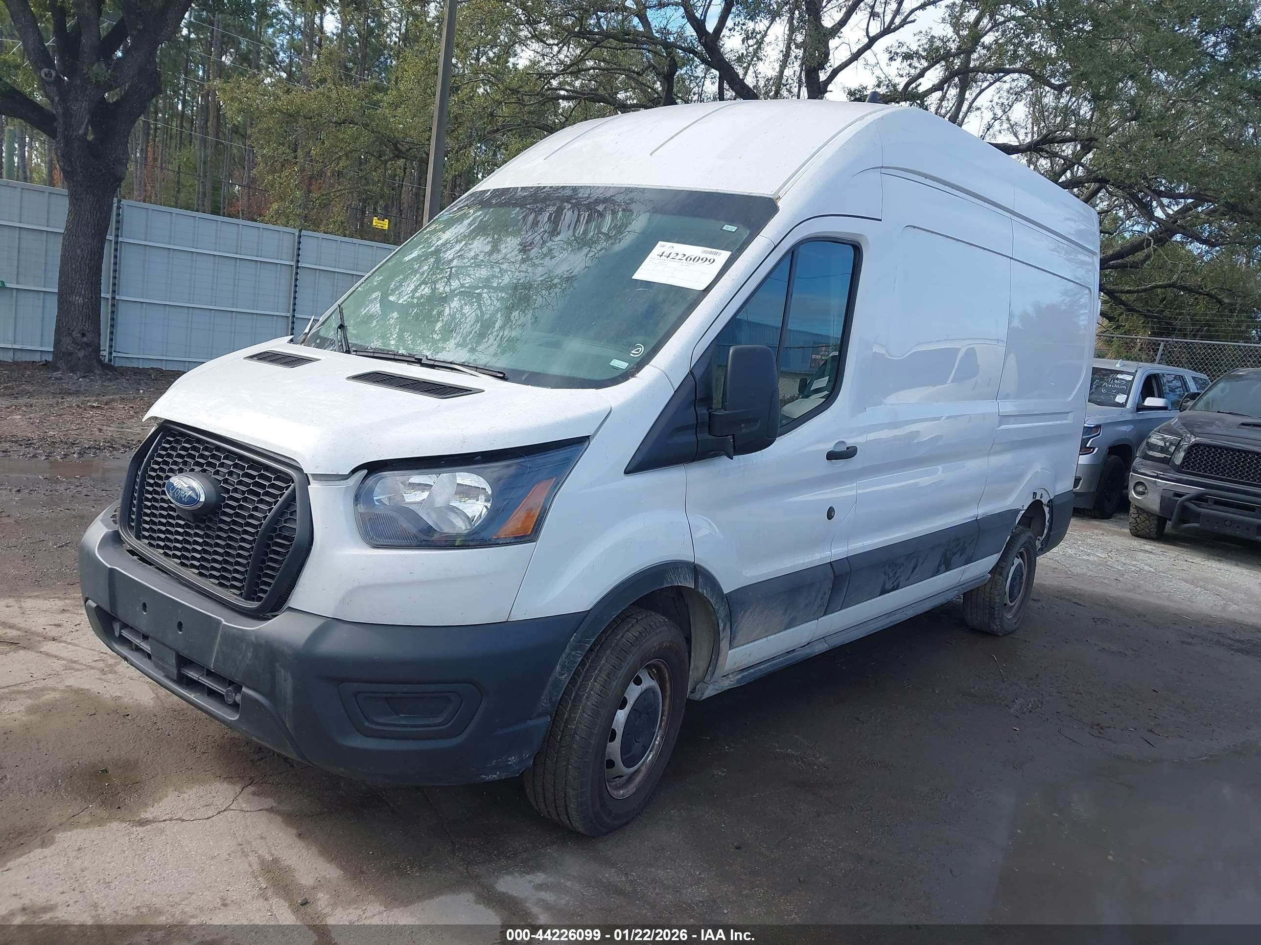 FORD TRANSIT-250 image 2