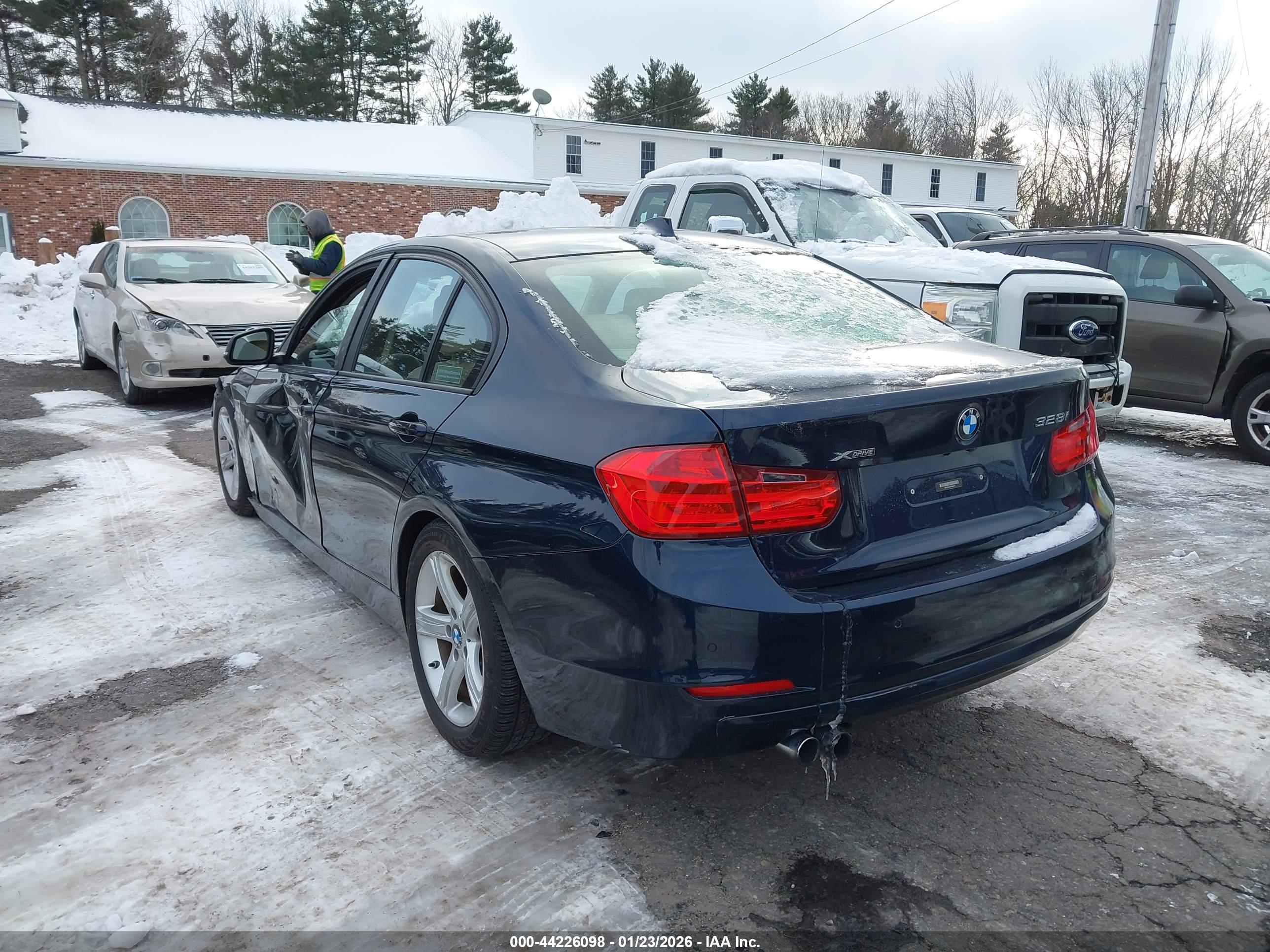 BMW 328I image 3
