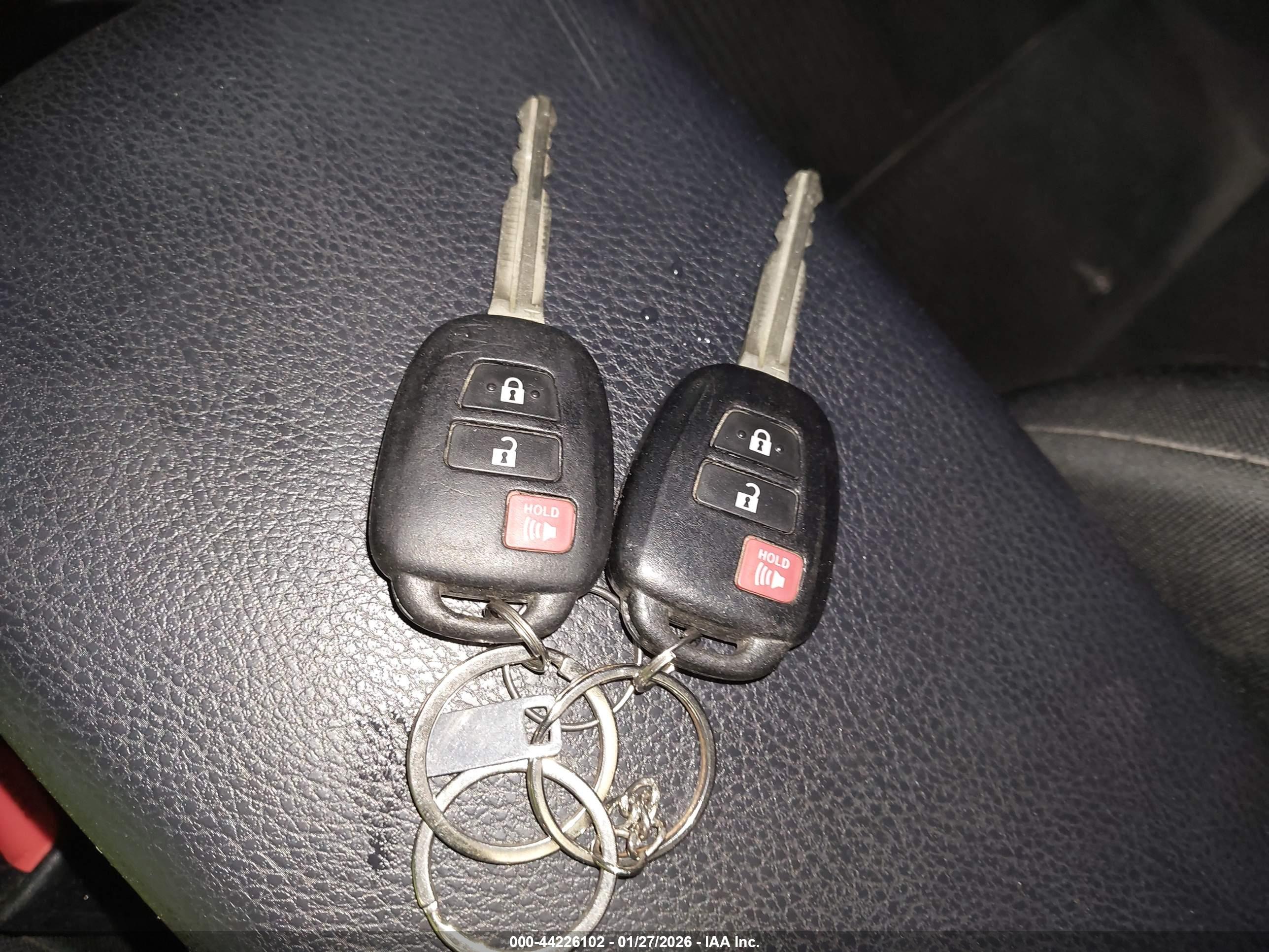 TOYOTA RAV4 image 11