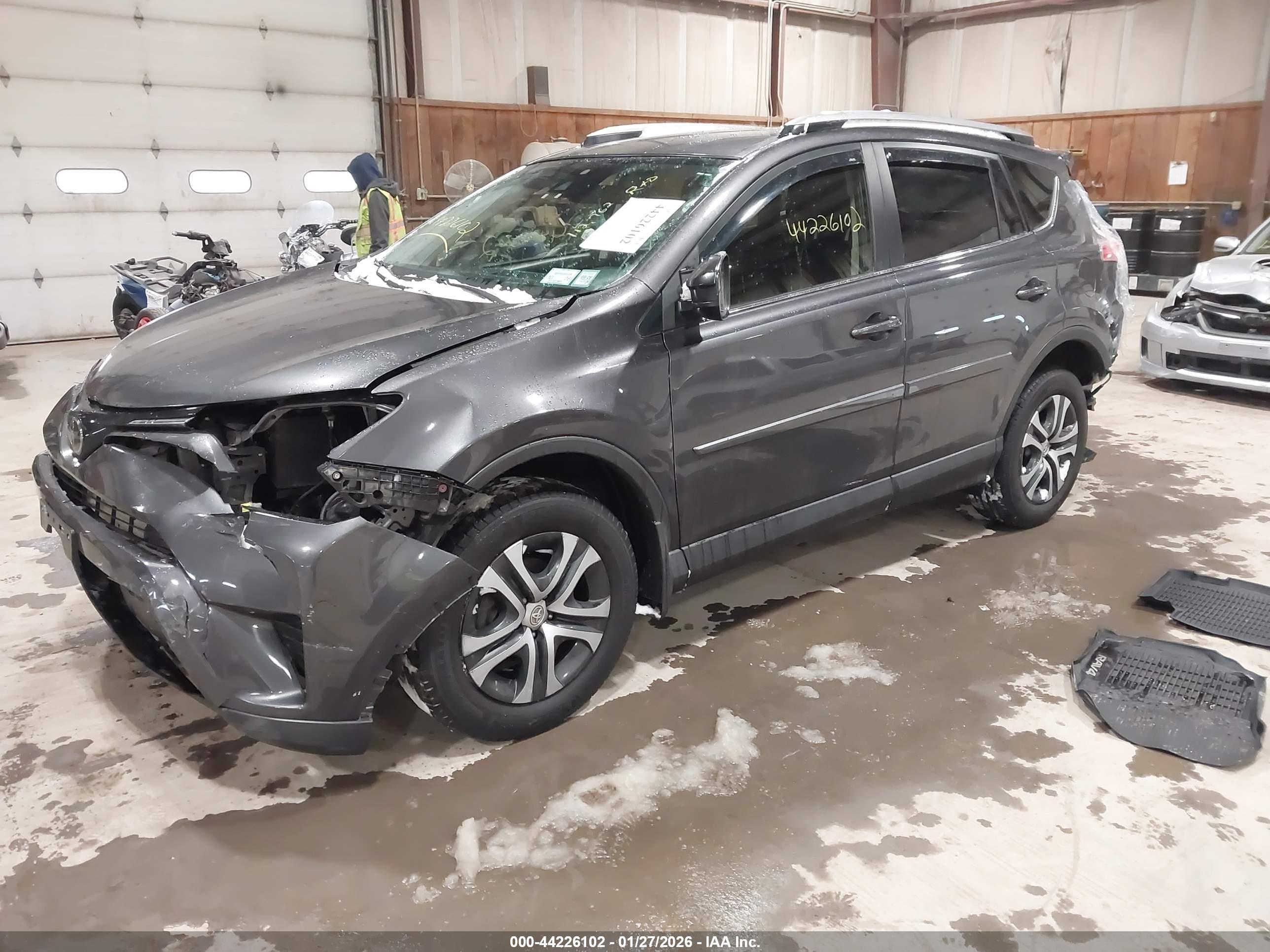 TOYOTA RAV4 image 2