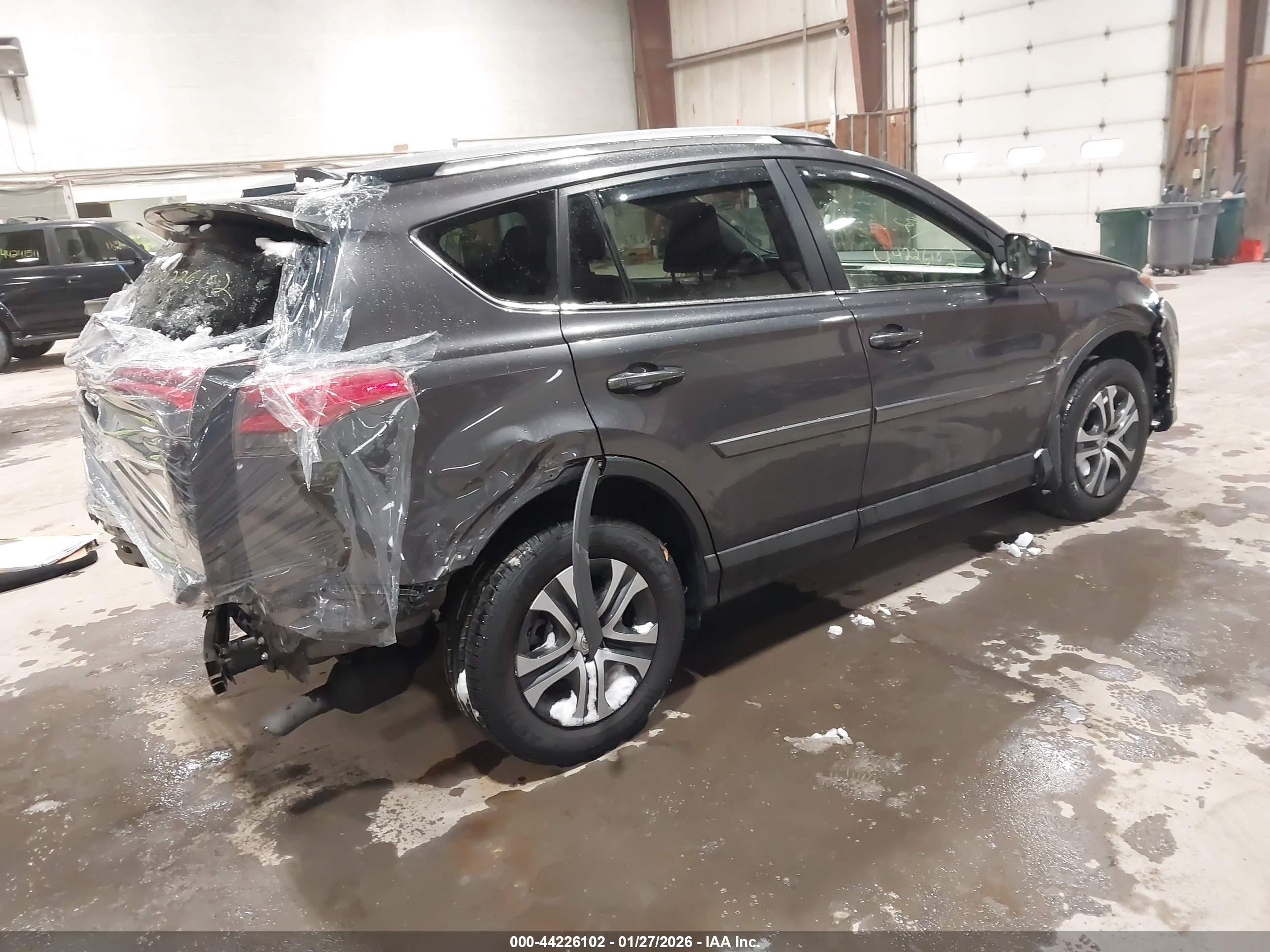 TOYOTA RAV4 image 4