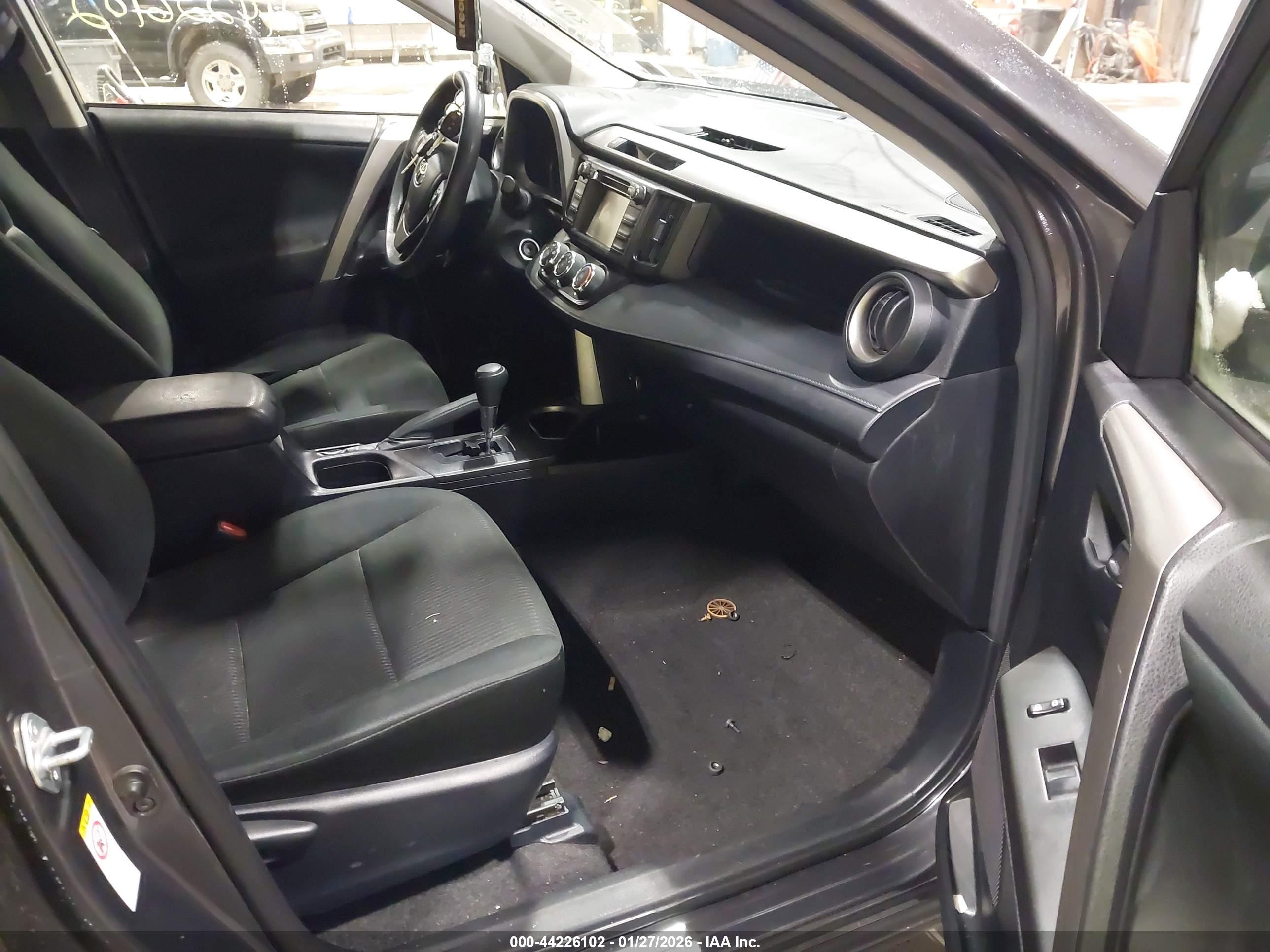 TOYOTA RAV4 image 5