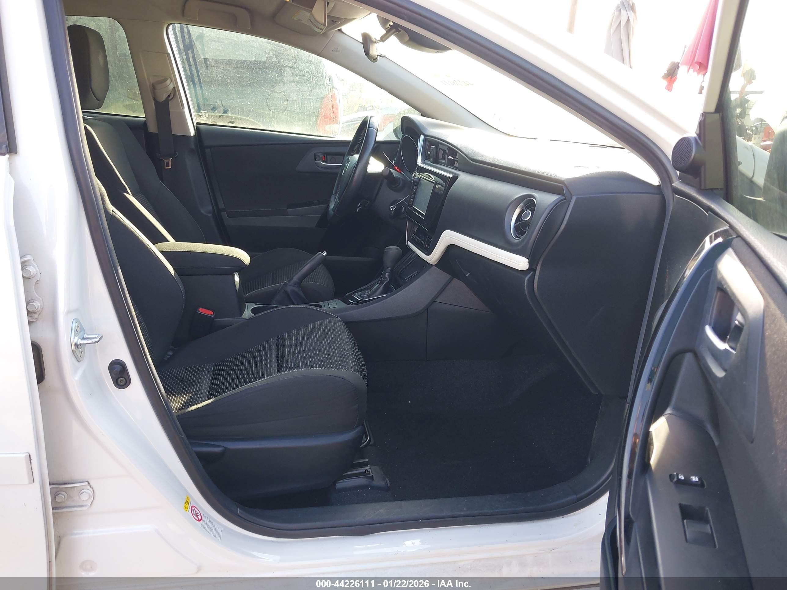 TOYOTA COROLLA image 5