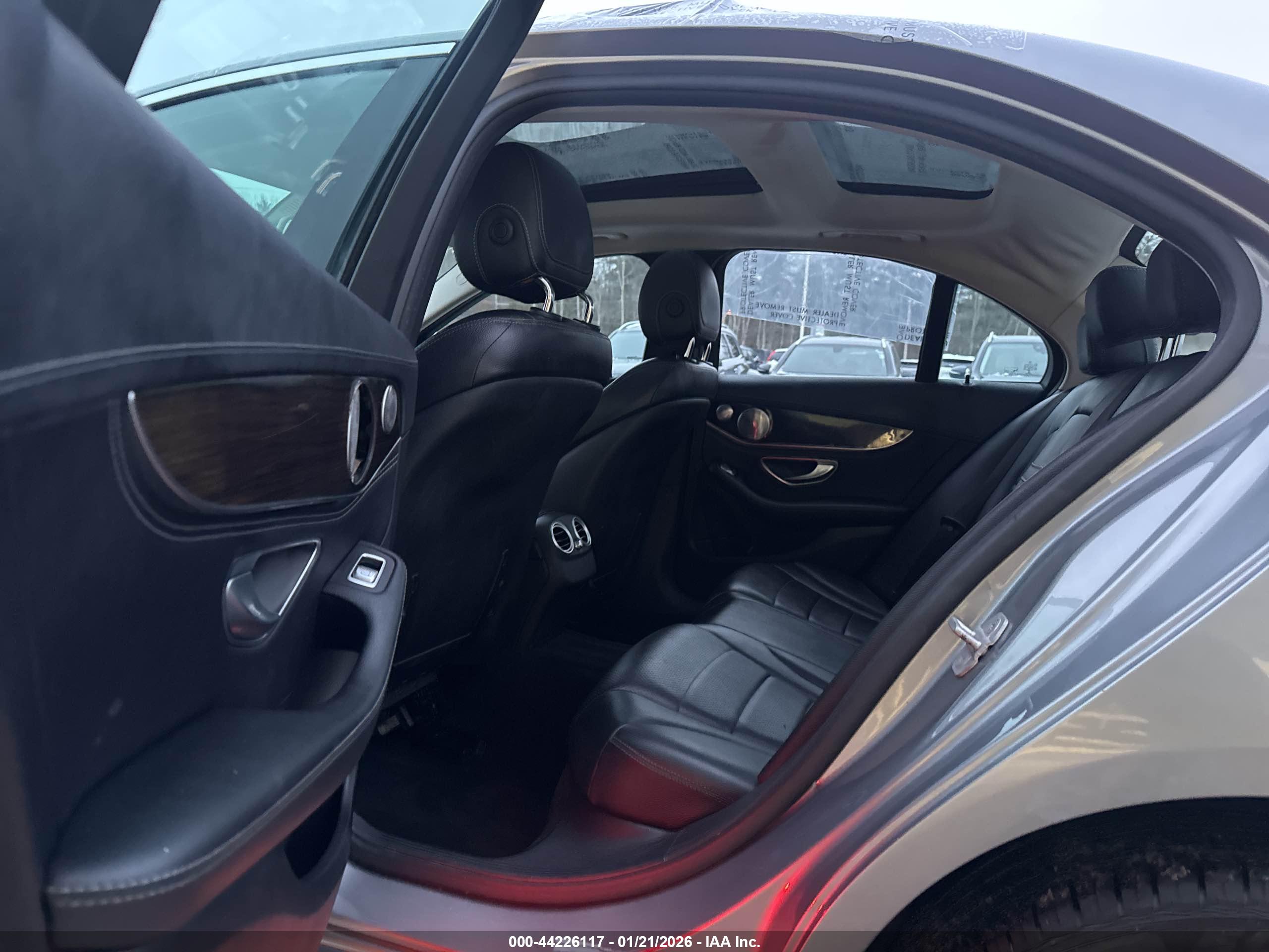MERCEDES-BENZ C image 8