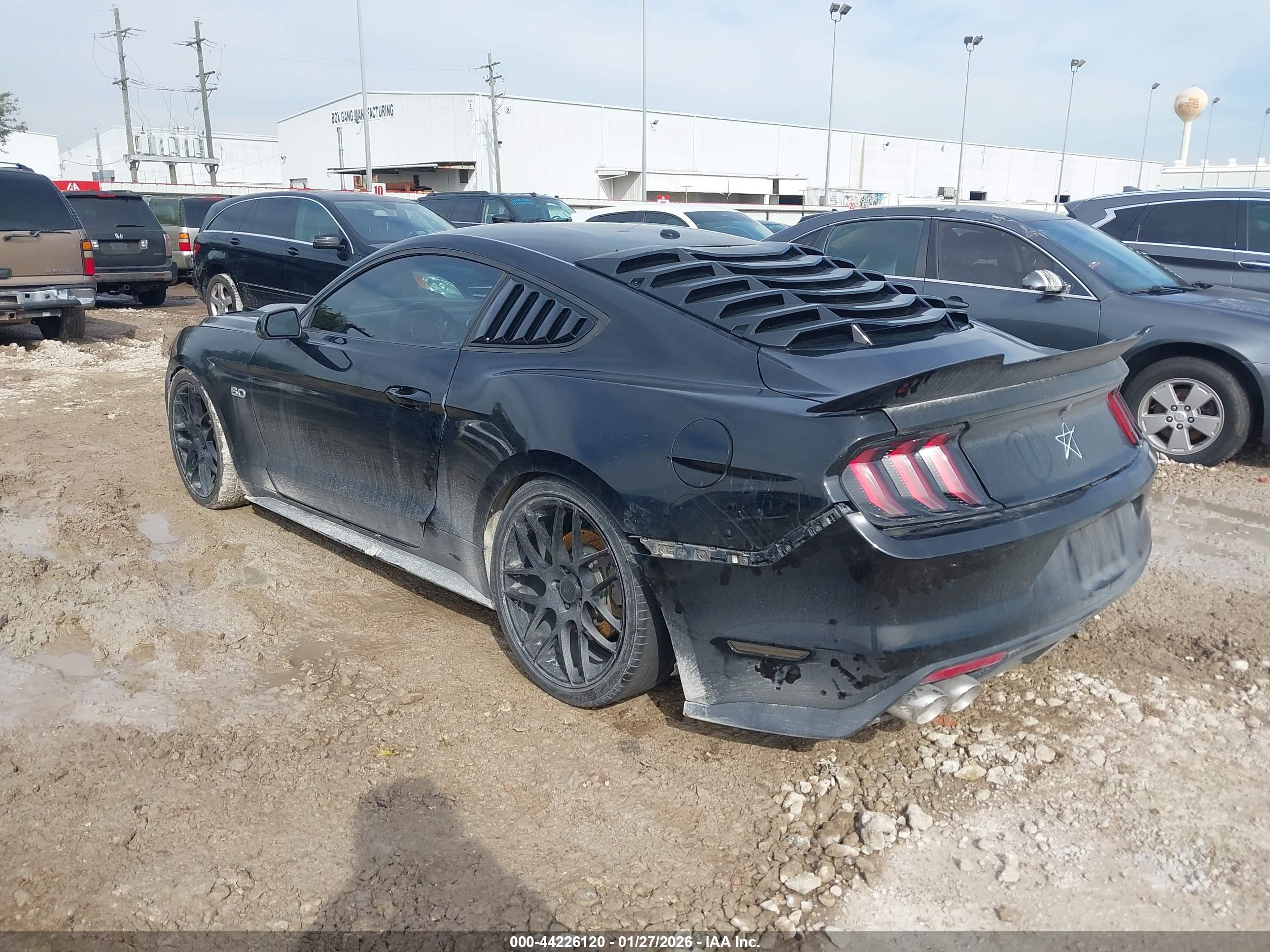 FORD MUSTANG image 3