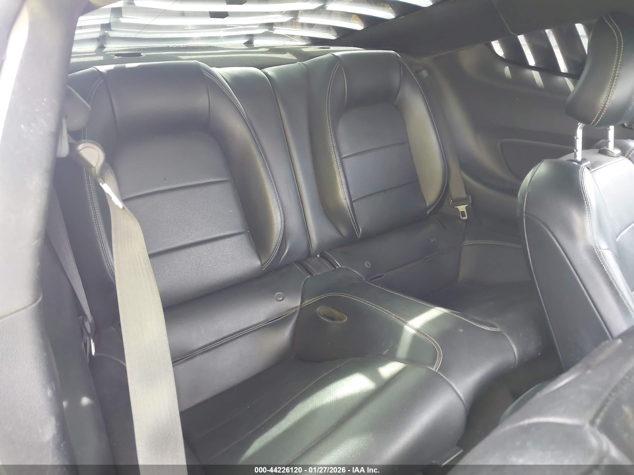 FORD MUSTANG image 8