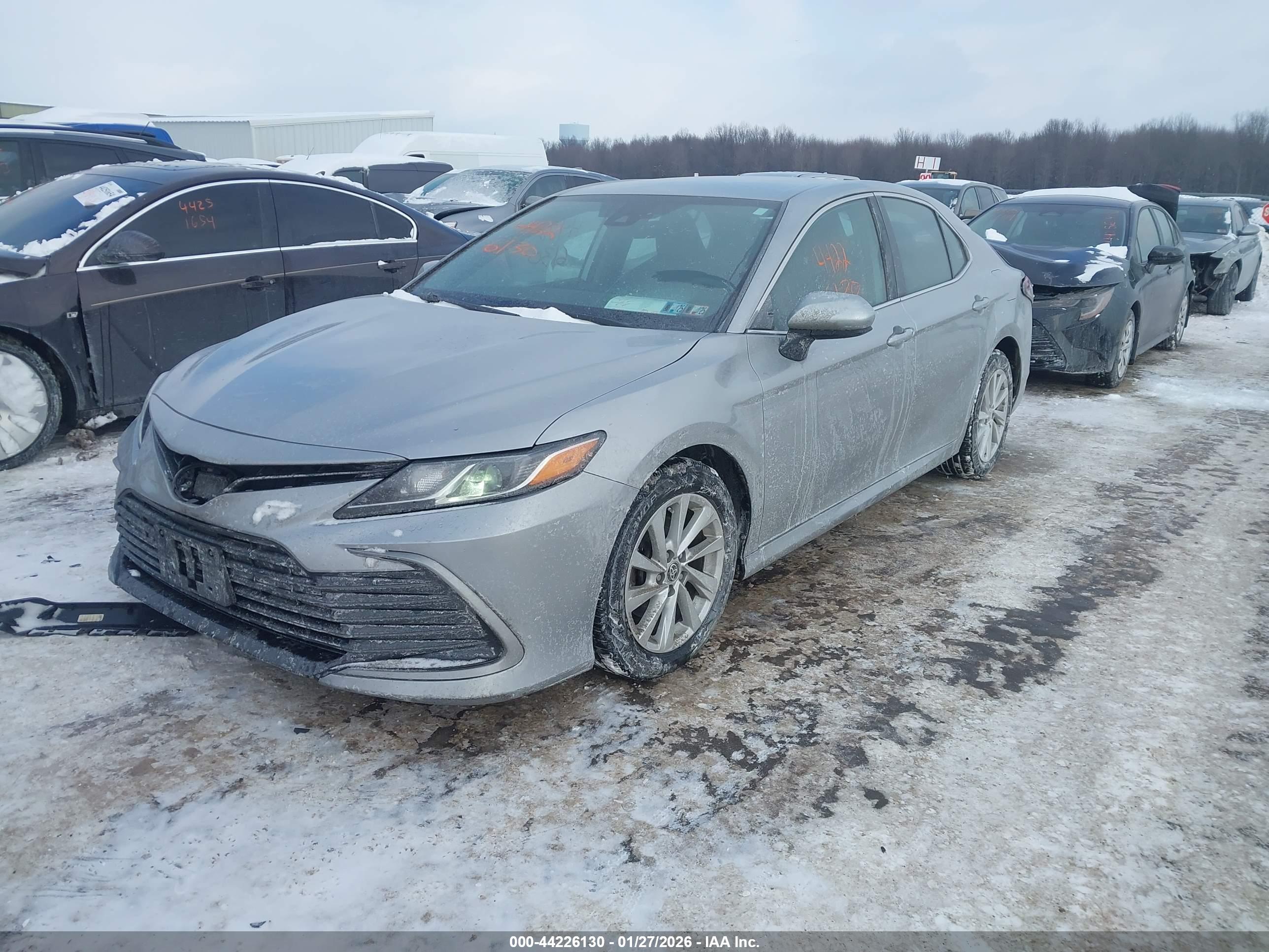 TOYOTA CAMRY image 2