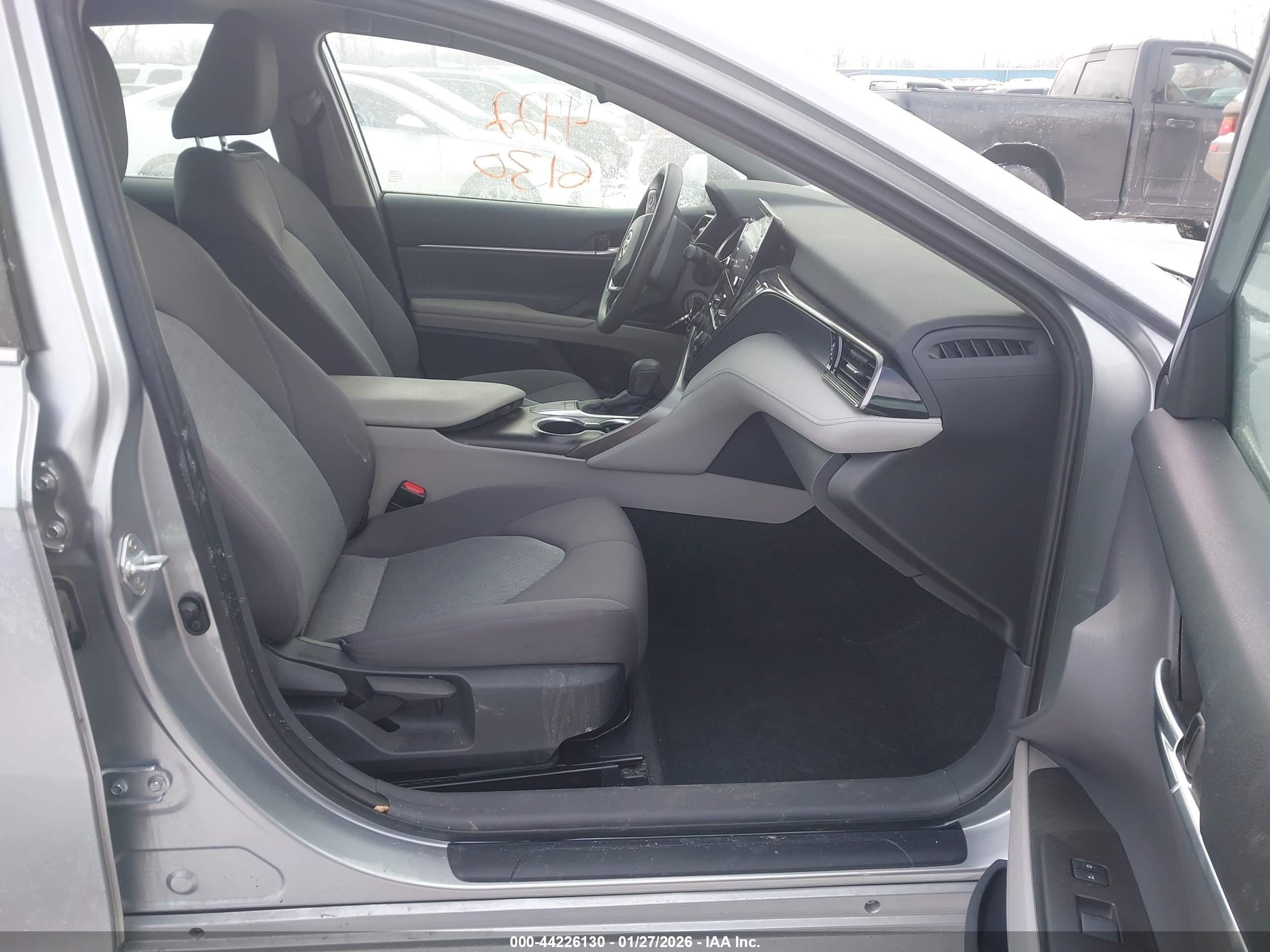 TOYOTA CAMRY image 5