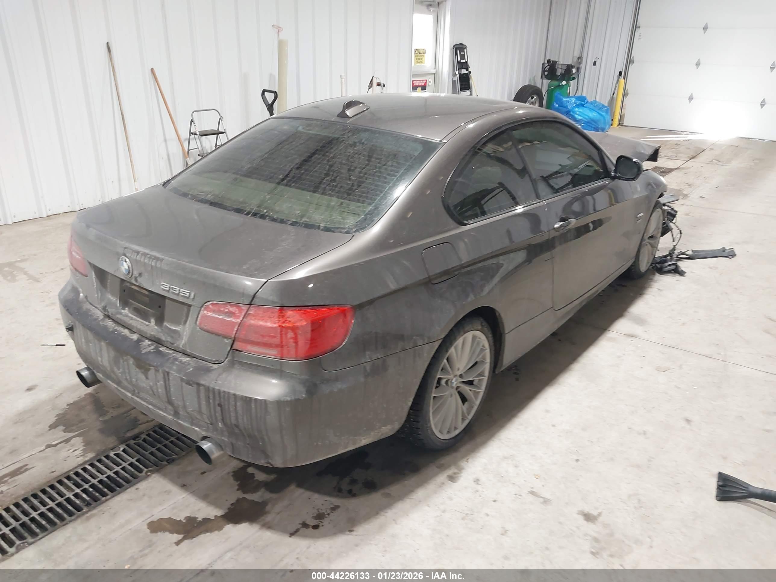 BMW 335I image 4