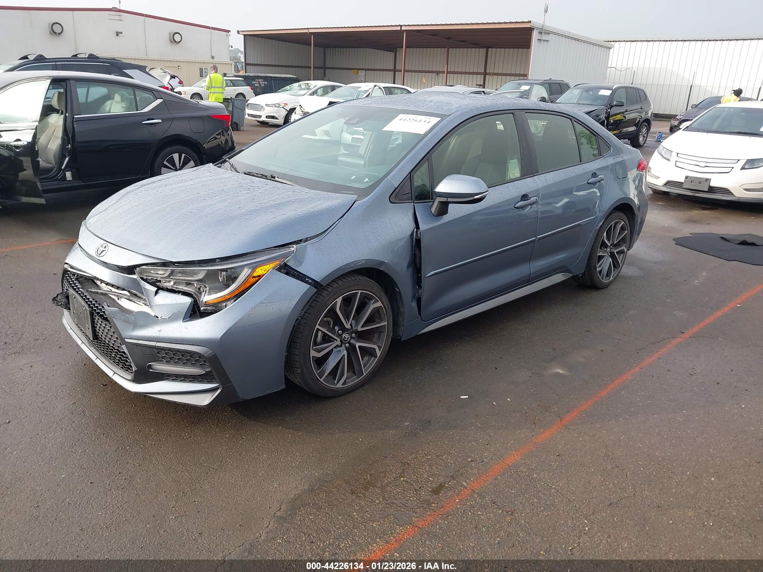 TOYOTA COROLLA image 2