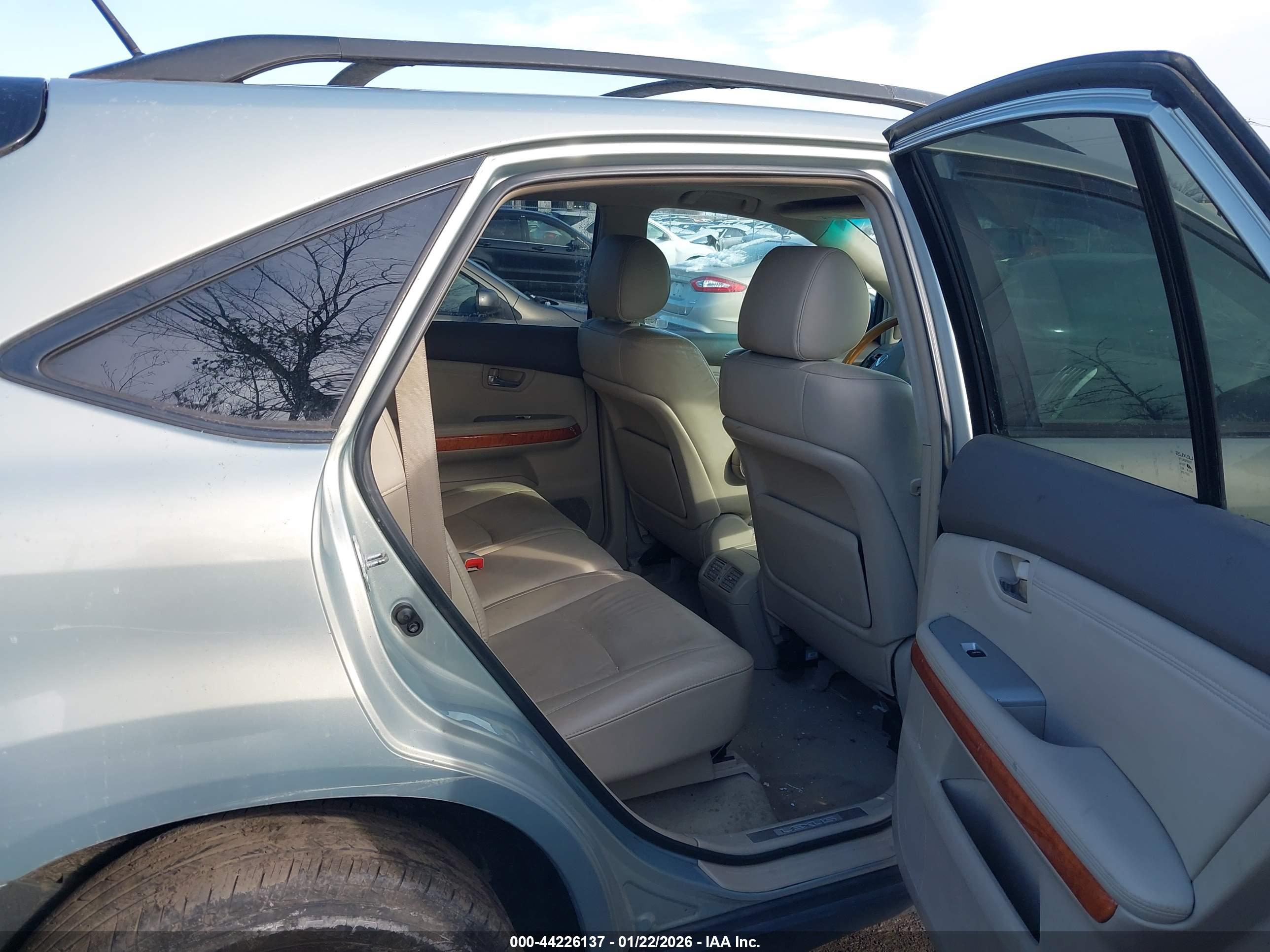 LEXUS RX image 8