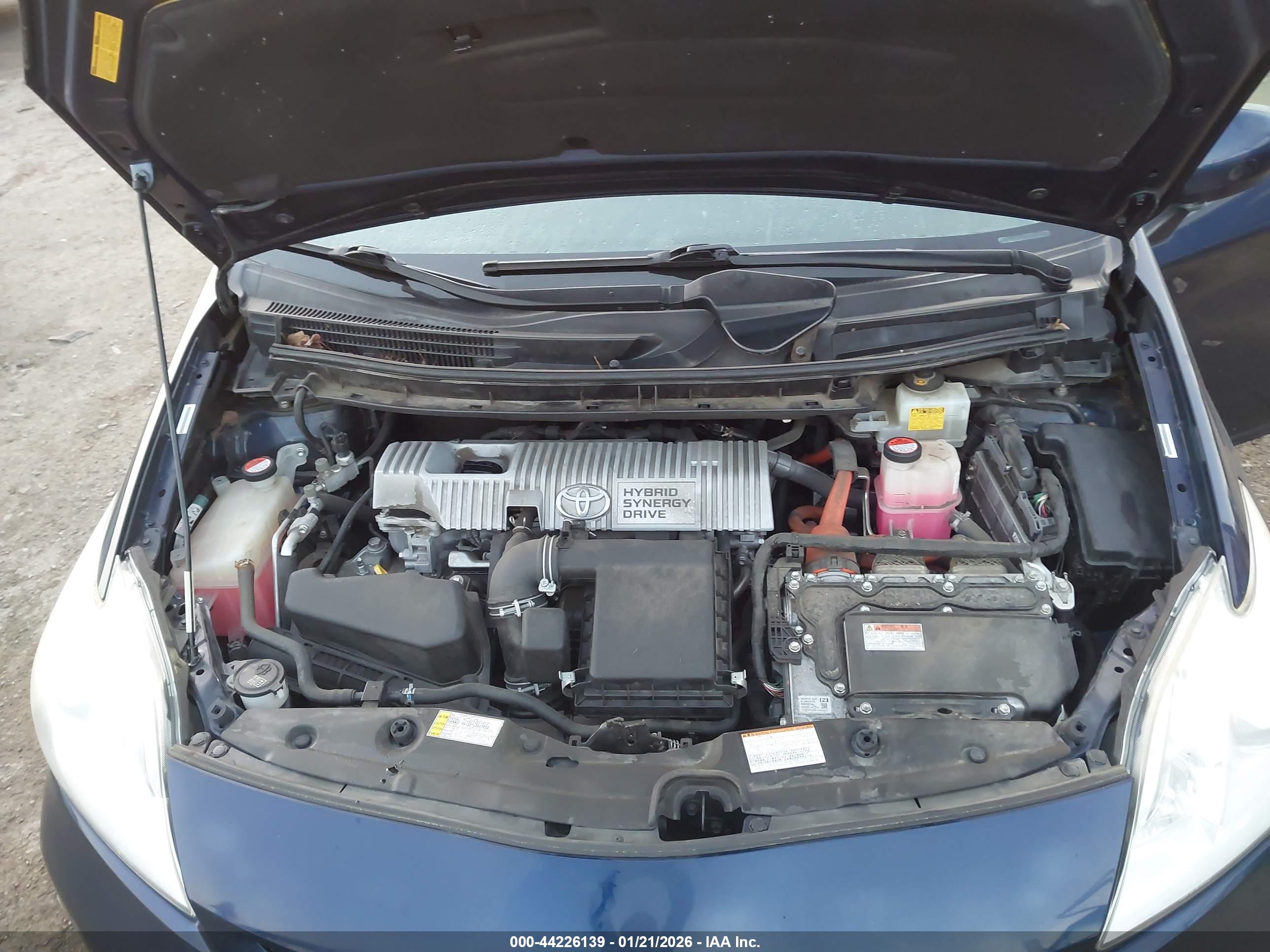 TOYOTA PRIUS image 10