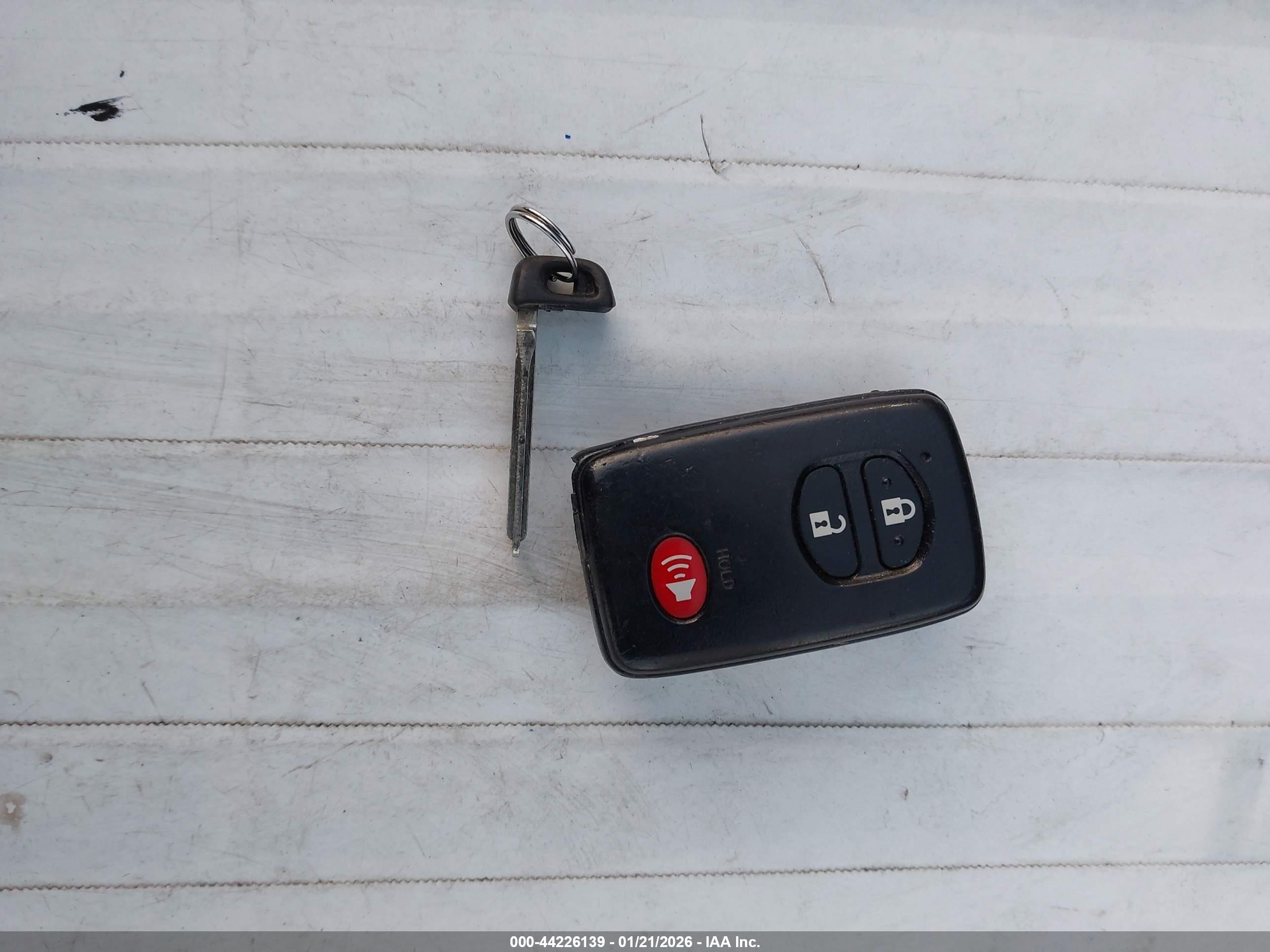 TOYOTA PRIUS image 11