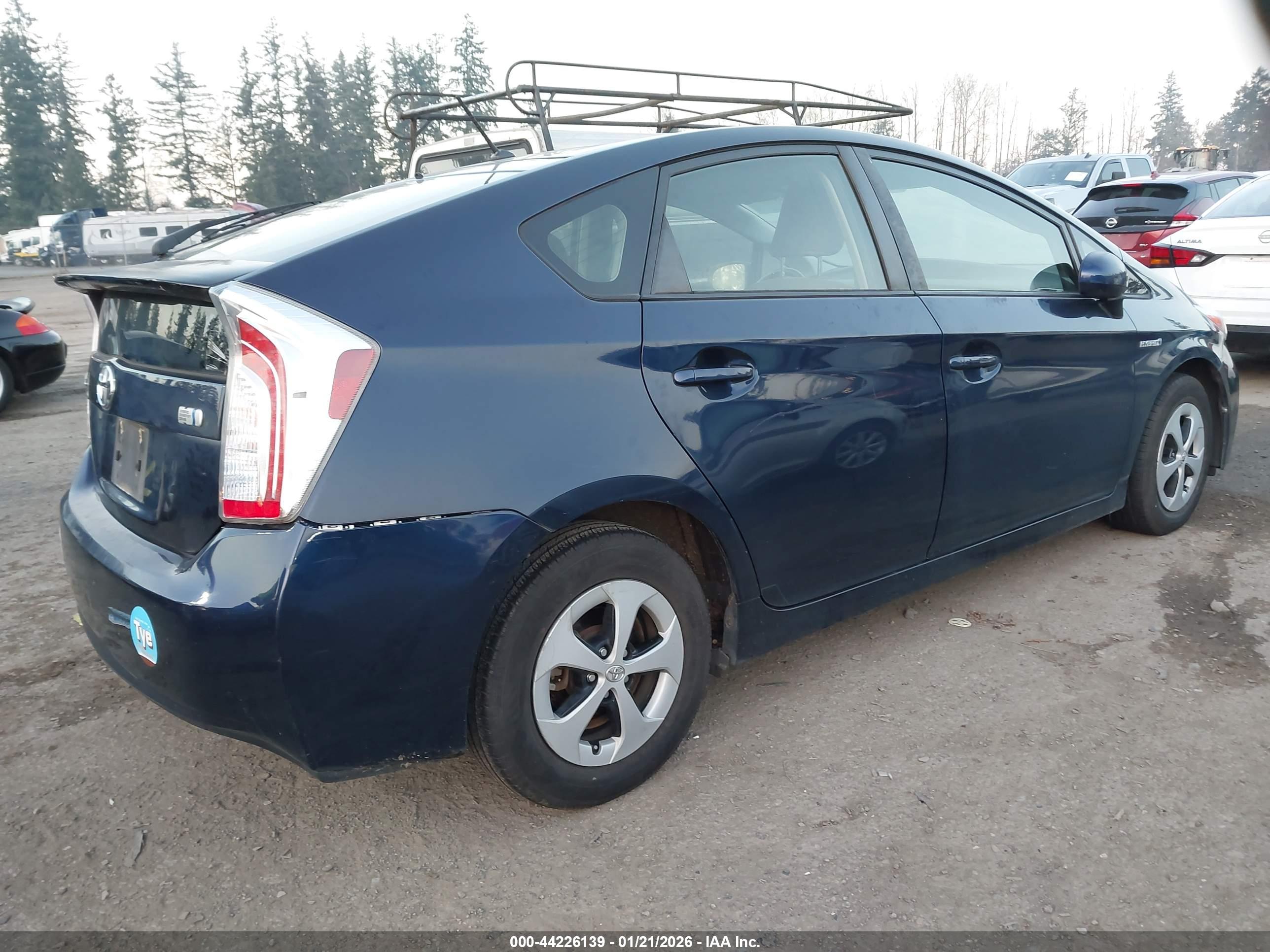TOYOTA PRIUS image 4