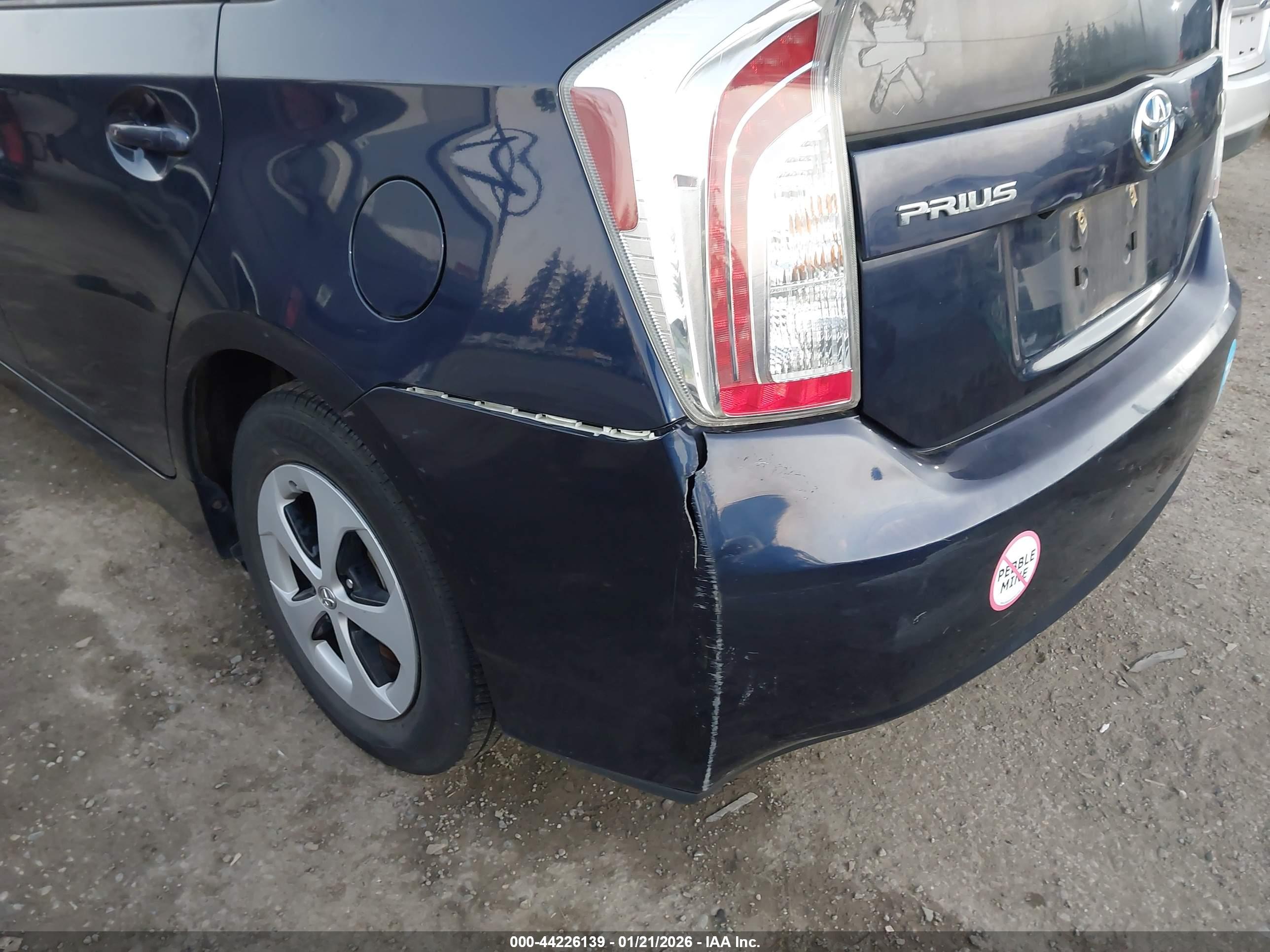 TOYOTA PRIUS image 6