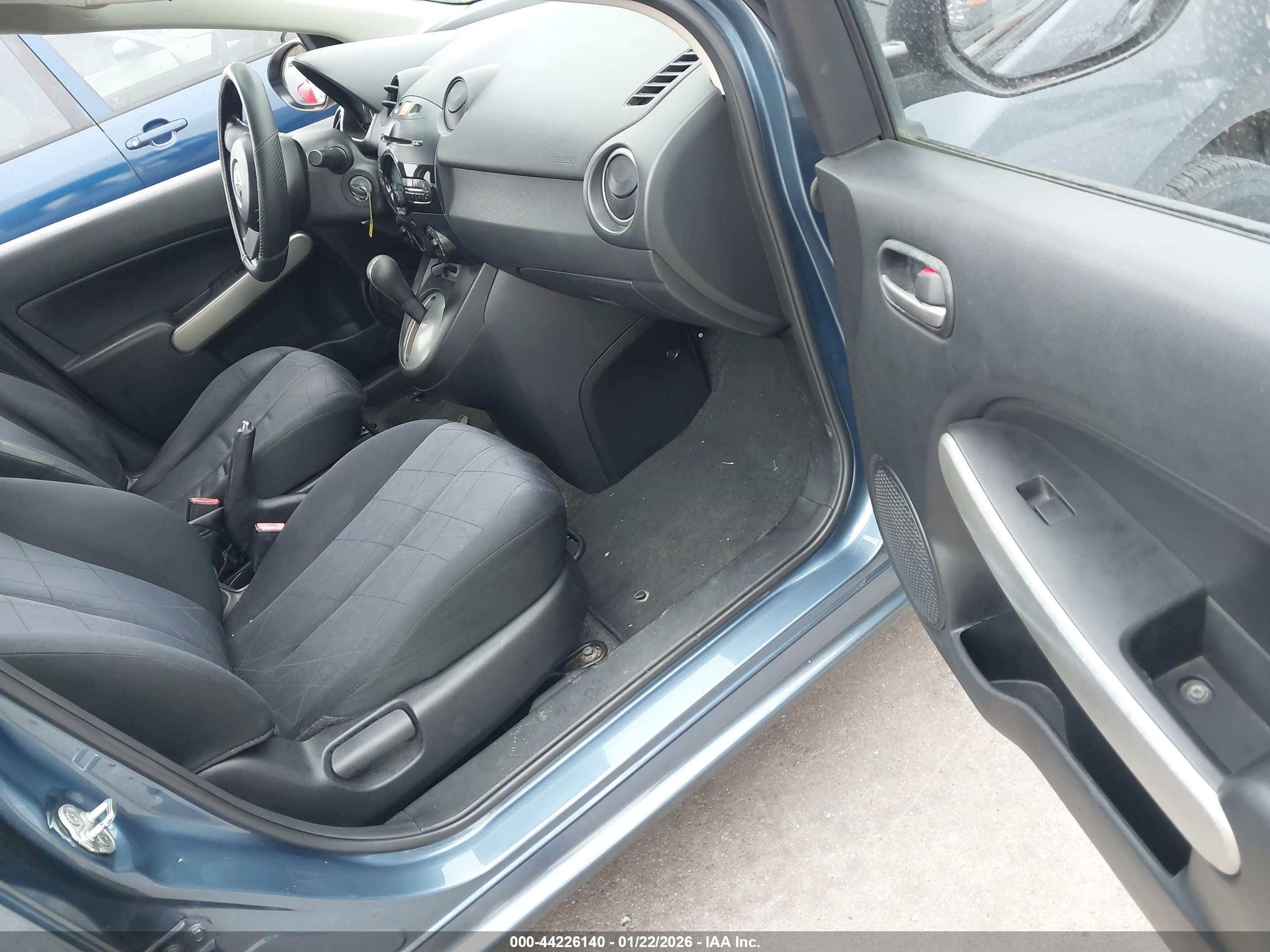 MAZDA MAZDA2 image 5