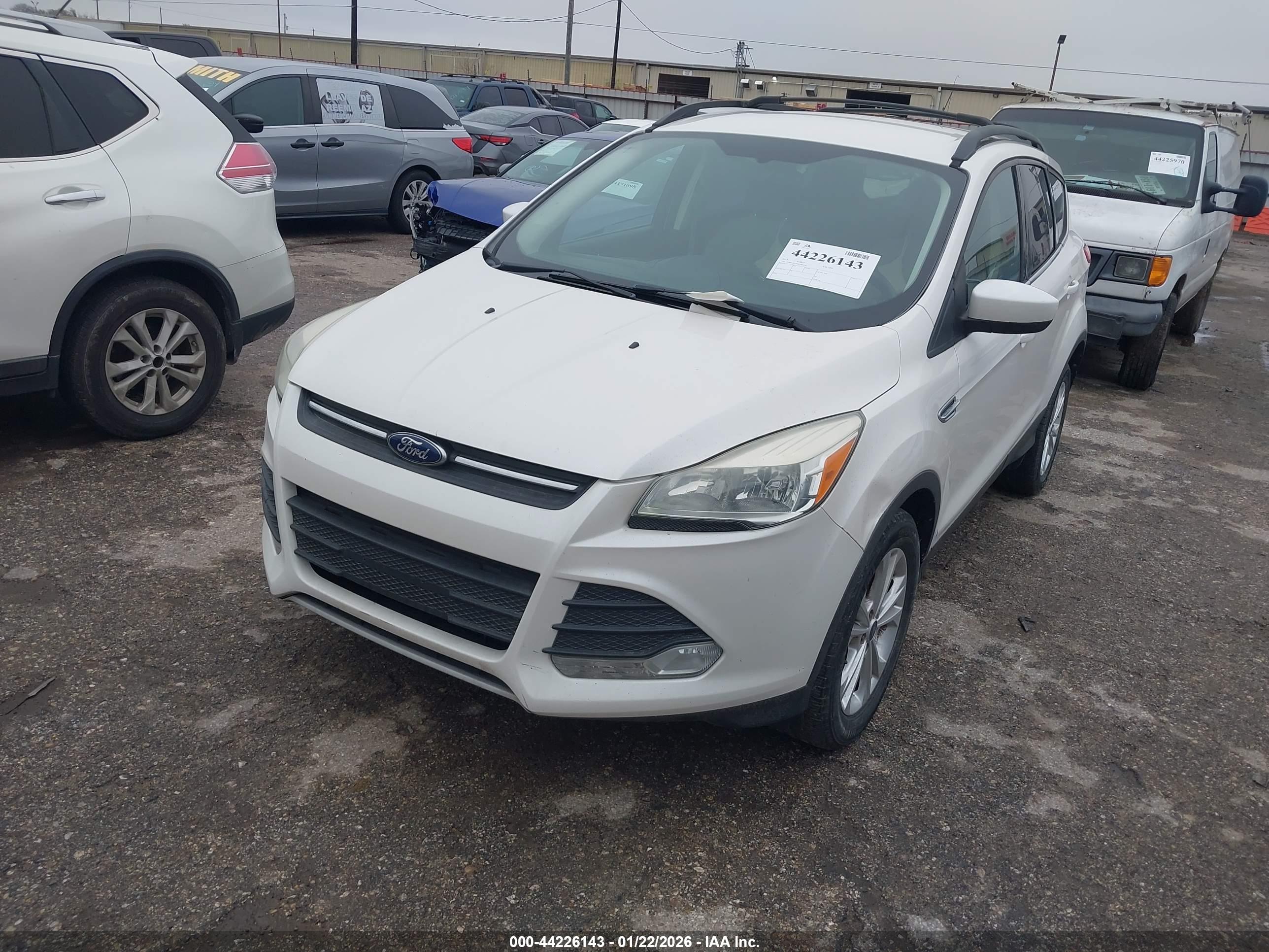 FORD ESCAPE image 2
