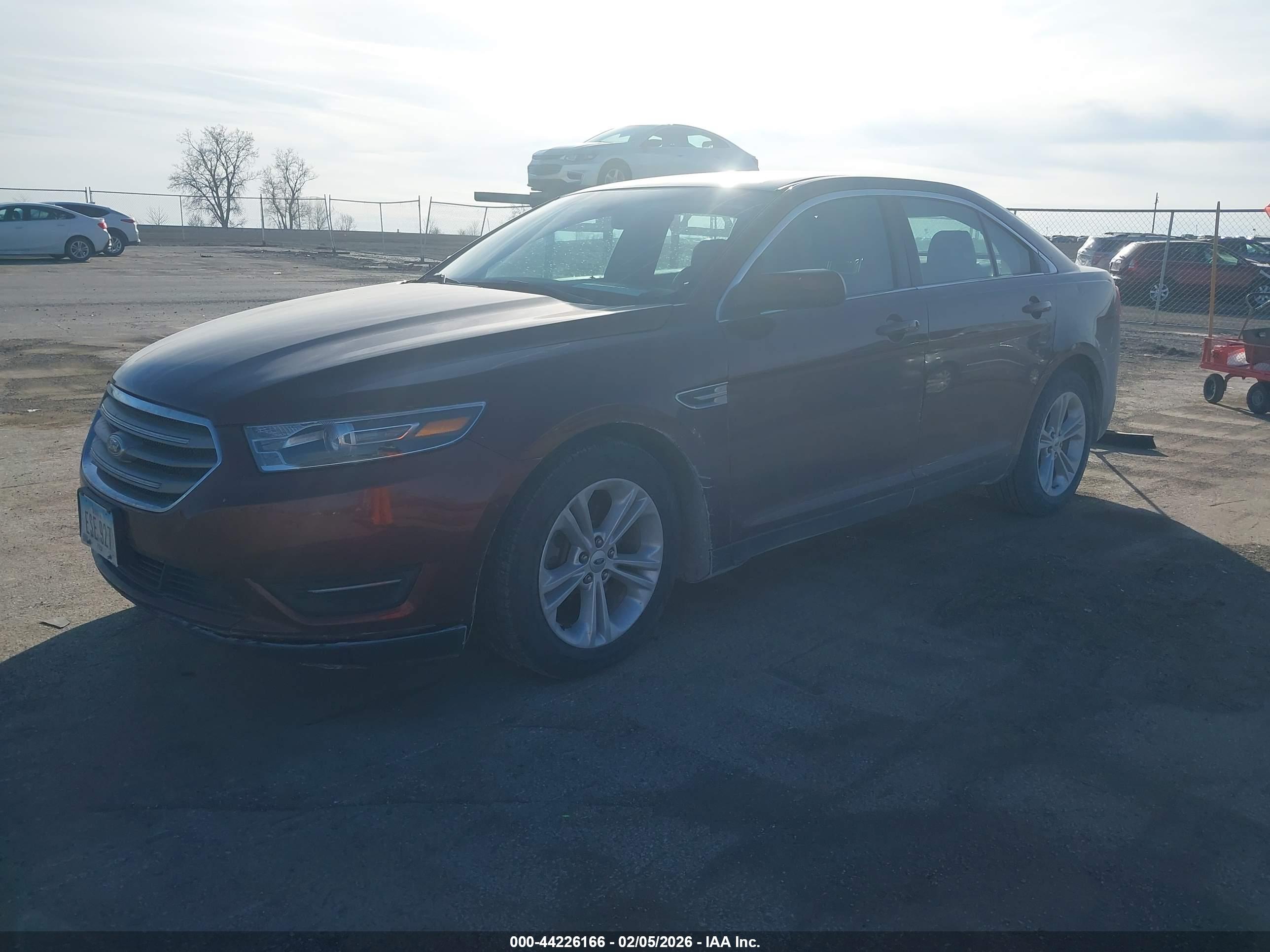 FORD TAURUS image 2