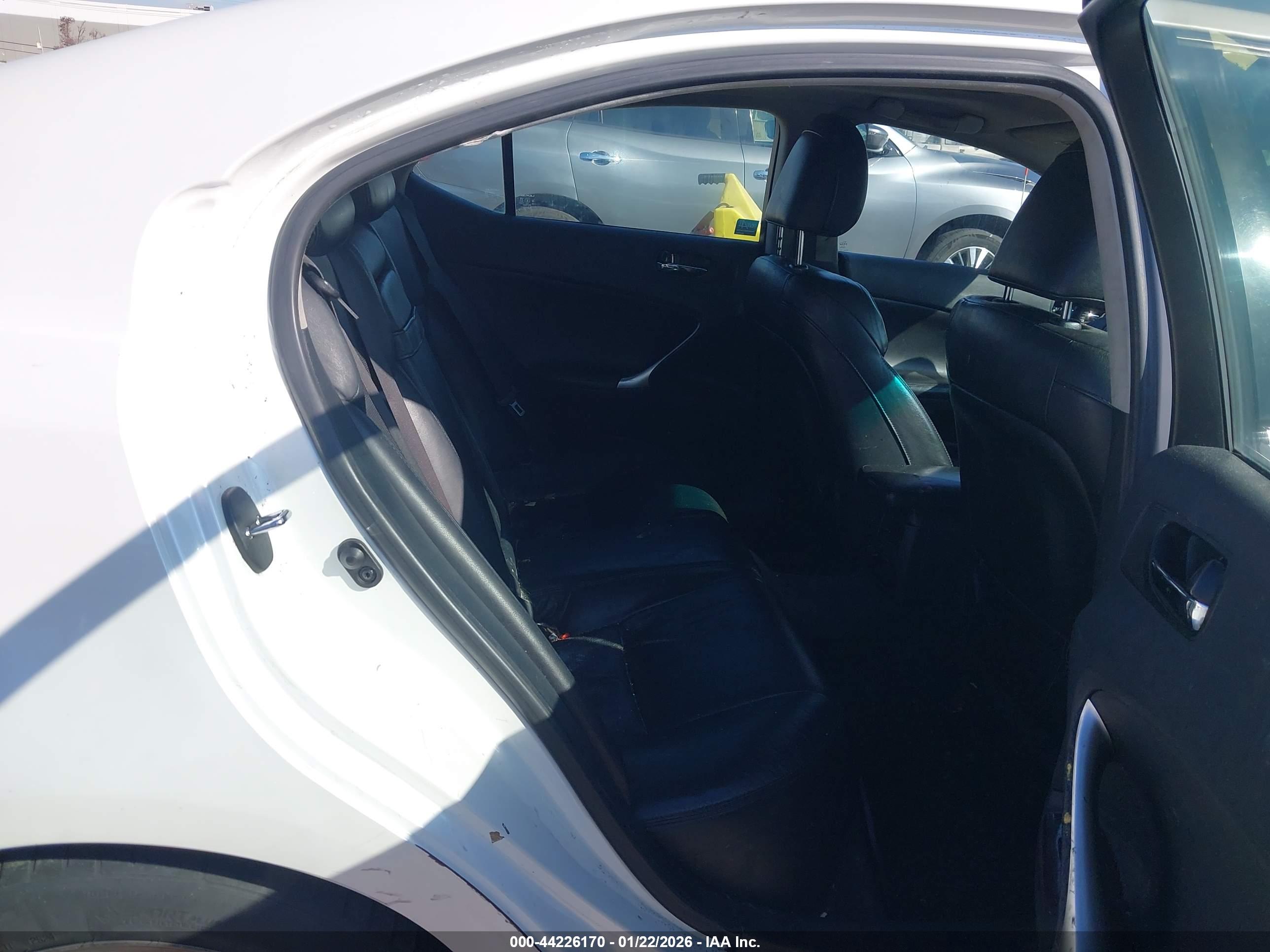LEXUS IS image 8
