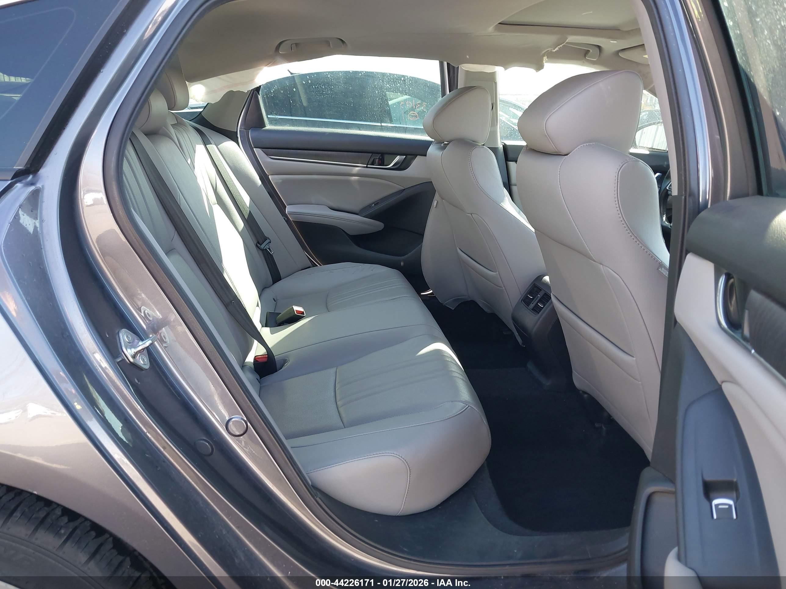 HONDA ACCORD image 8