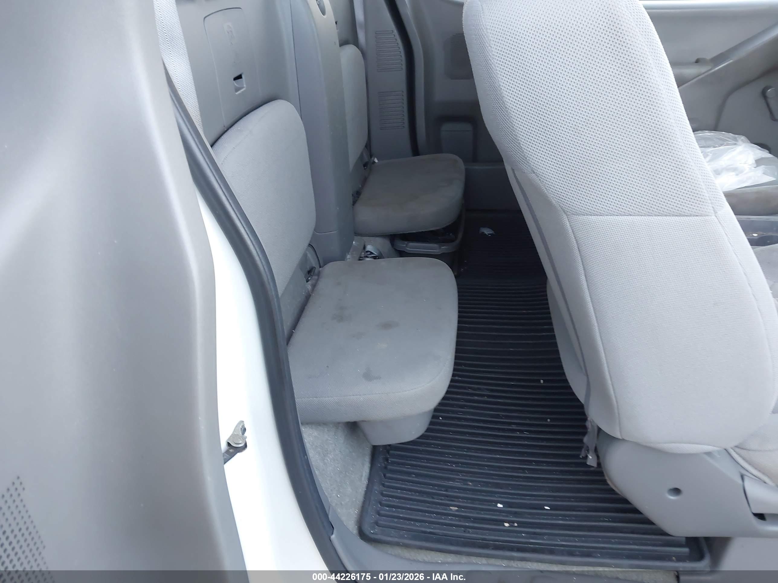 NISSAN FRONTIER image 8
