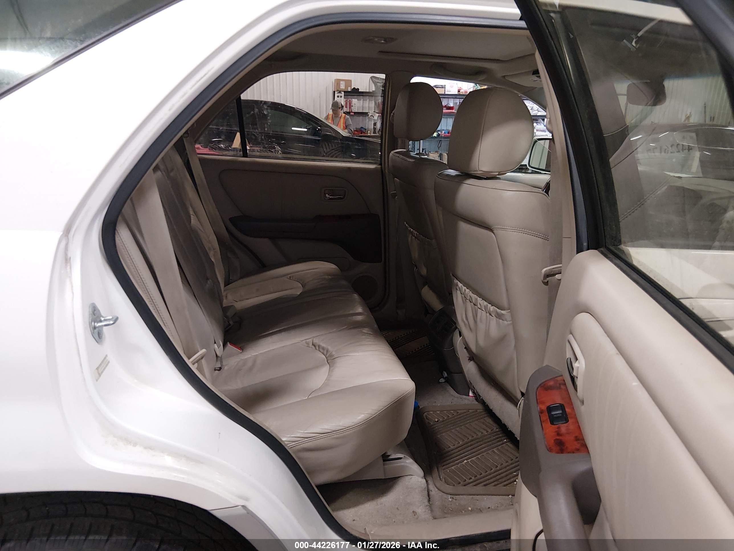 LEXUS RX image 8