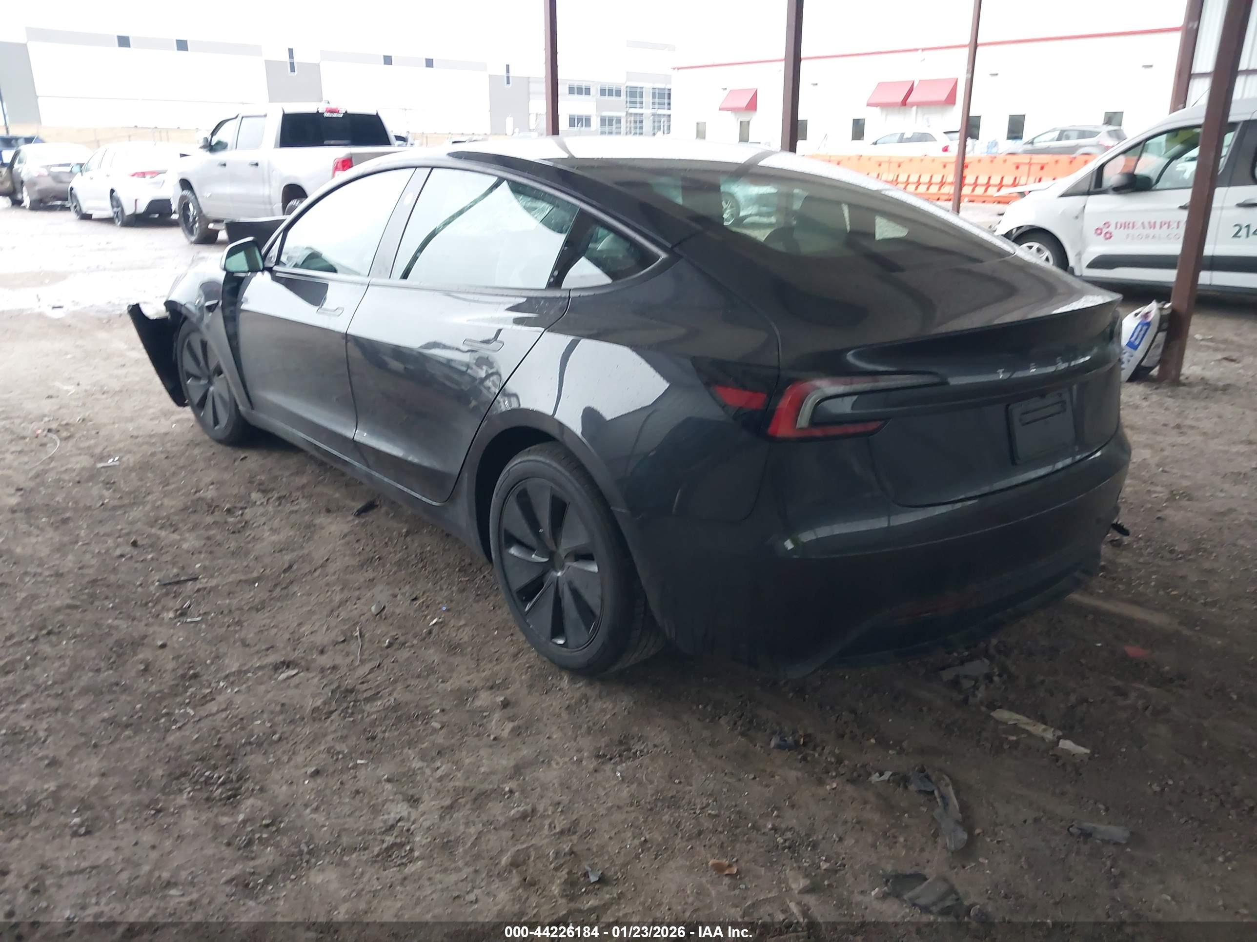 TESLA MODEL image 3