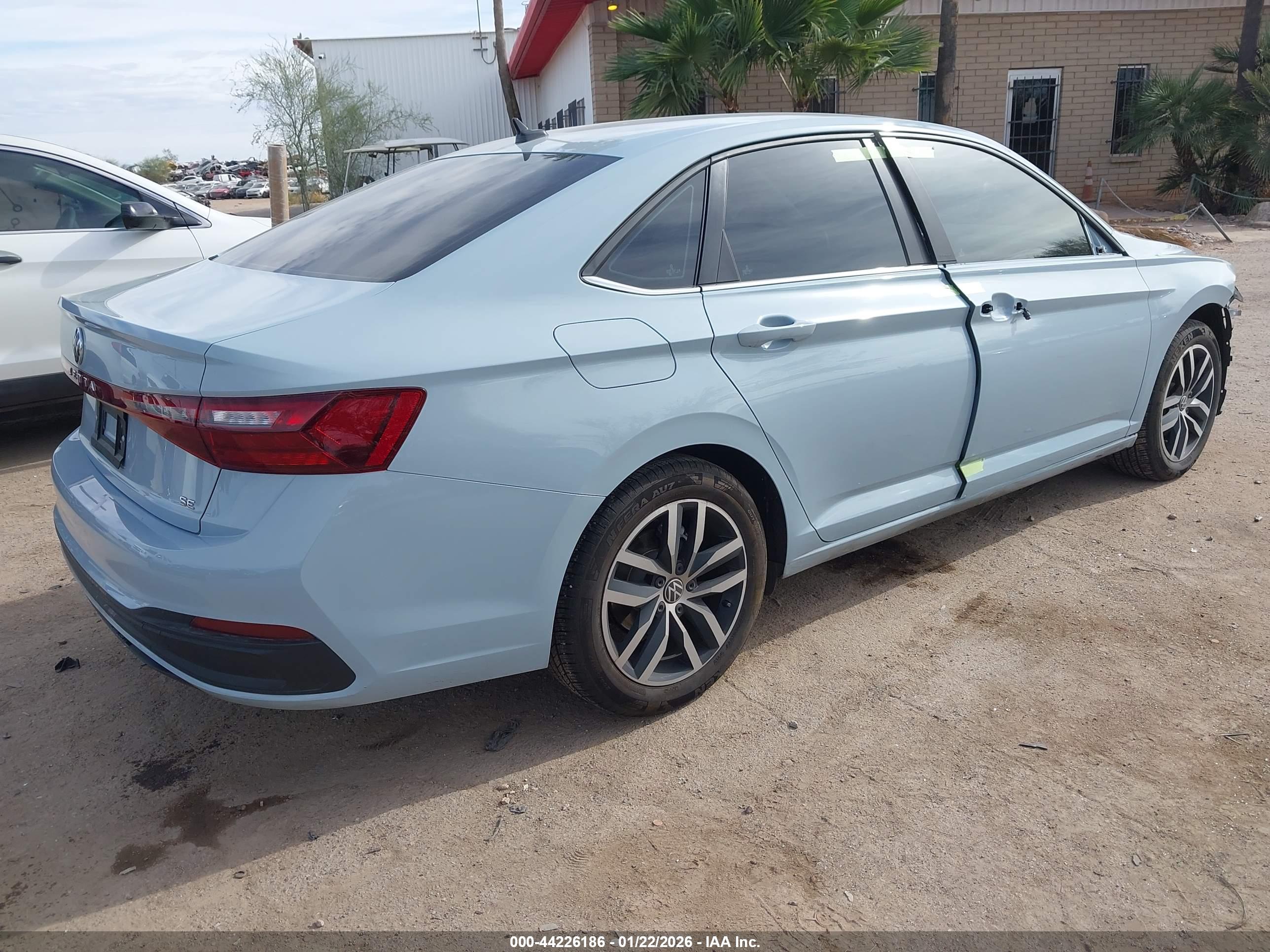 VOLKSWAGEN JETTA image 4