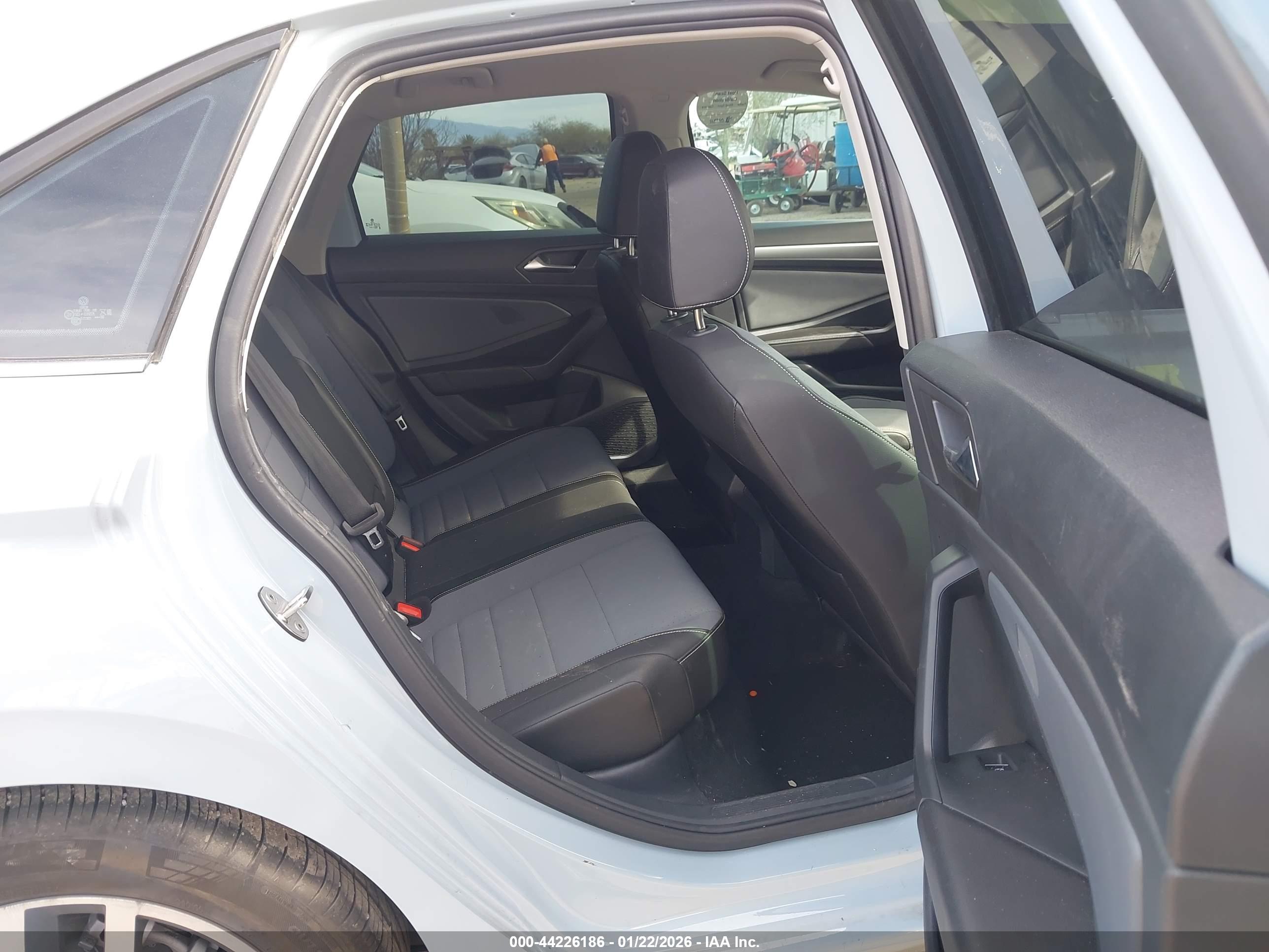 VOLKSWAGEN JETTA image 8