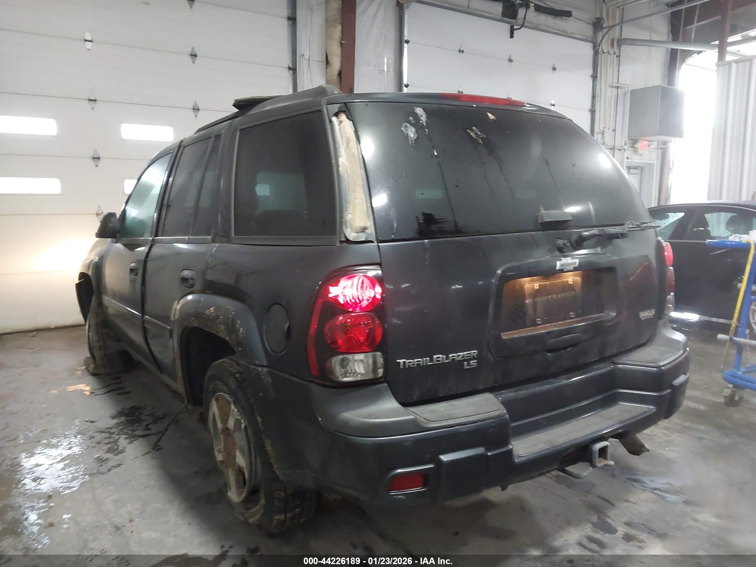 CHEVROLET TRAILBLAZER image 3