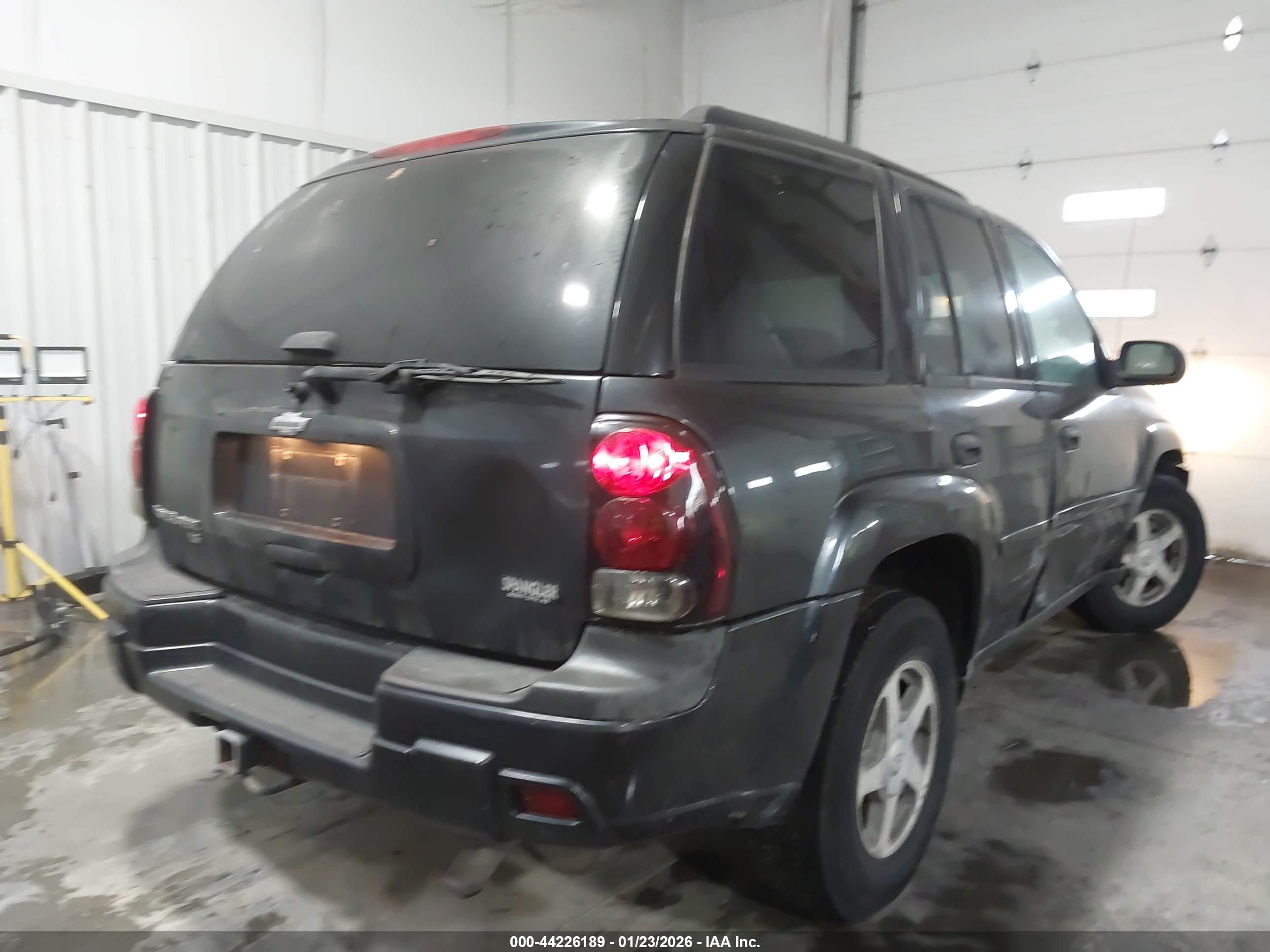CHEVROLET TRAILBLAZER image 4