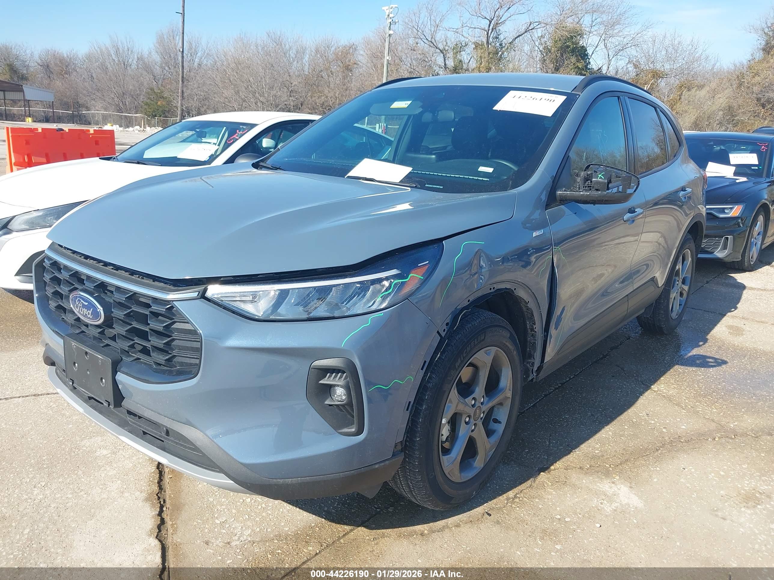 FORD ESCAPE image 2