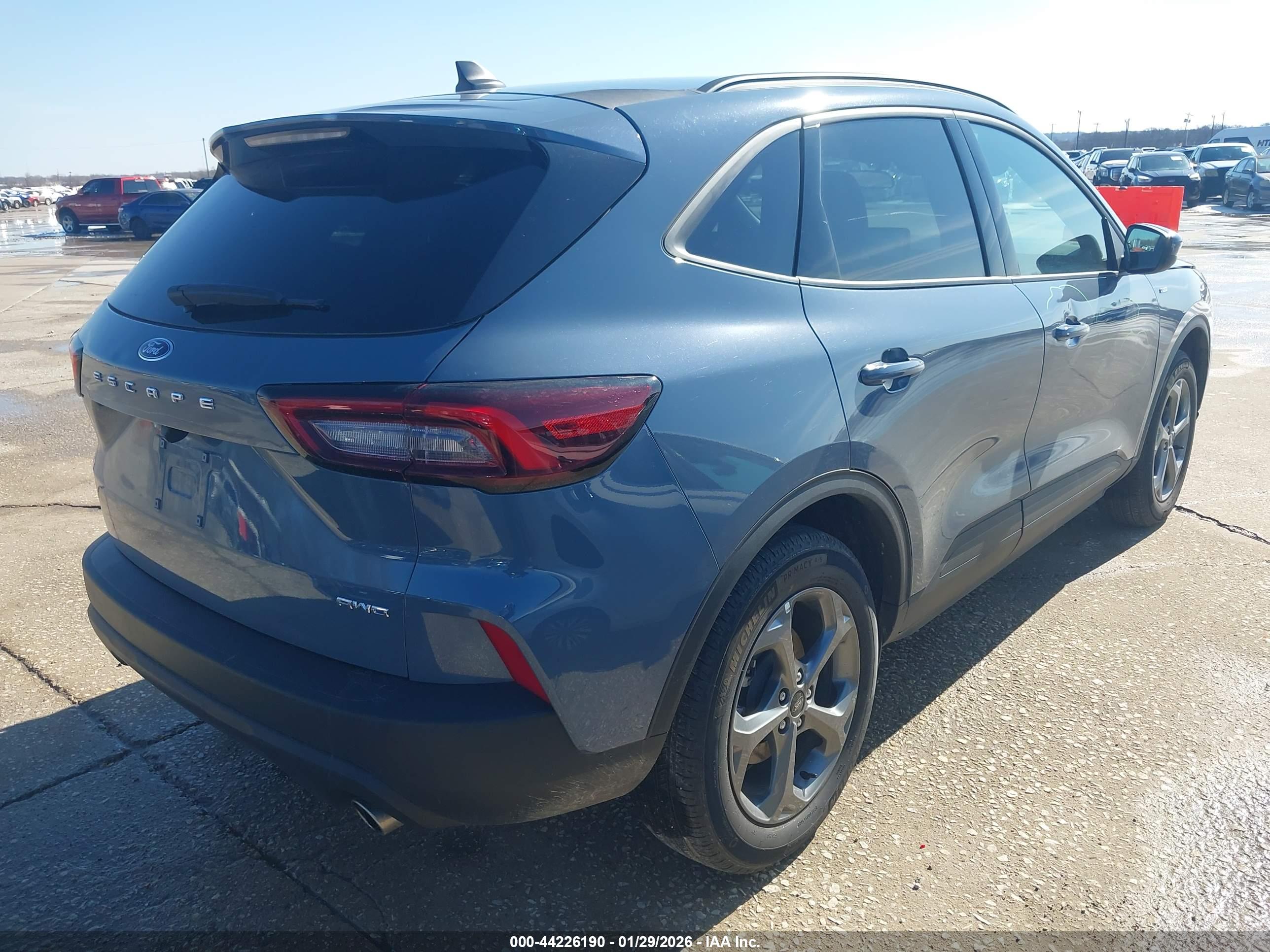 FORD ESCAPE image 4