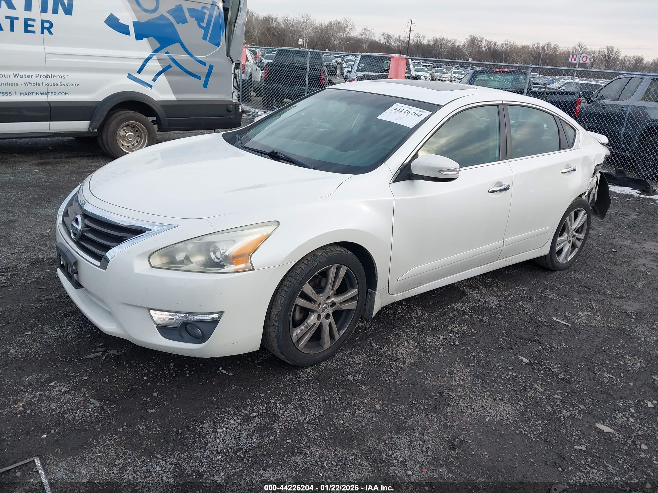 NISSAN ALTIMA image 2