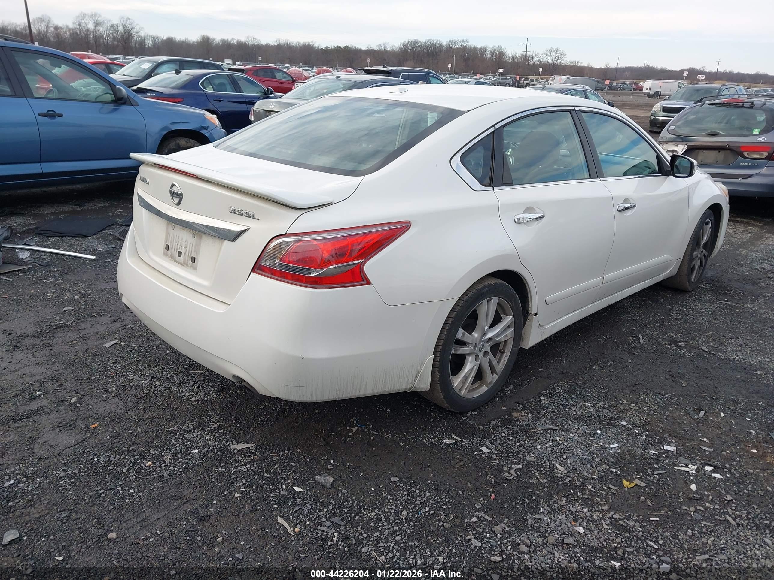 NISSAN ALTIMA image 4