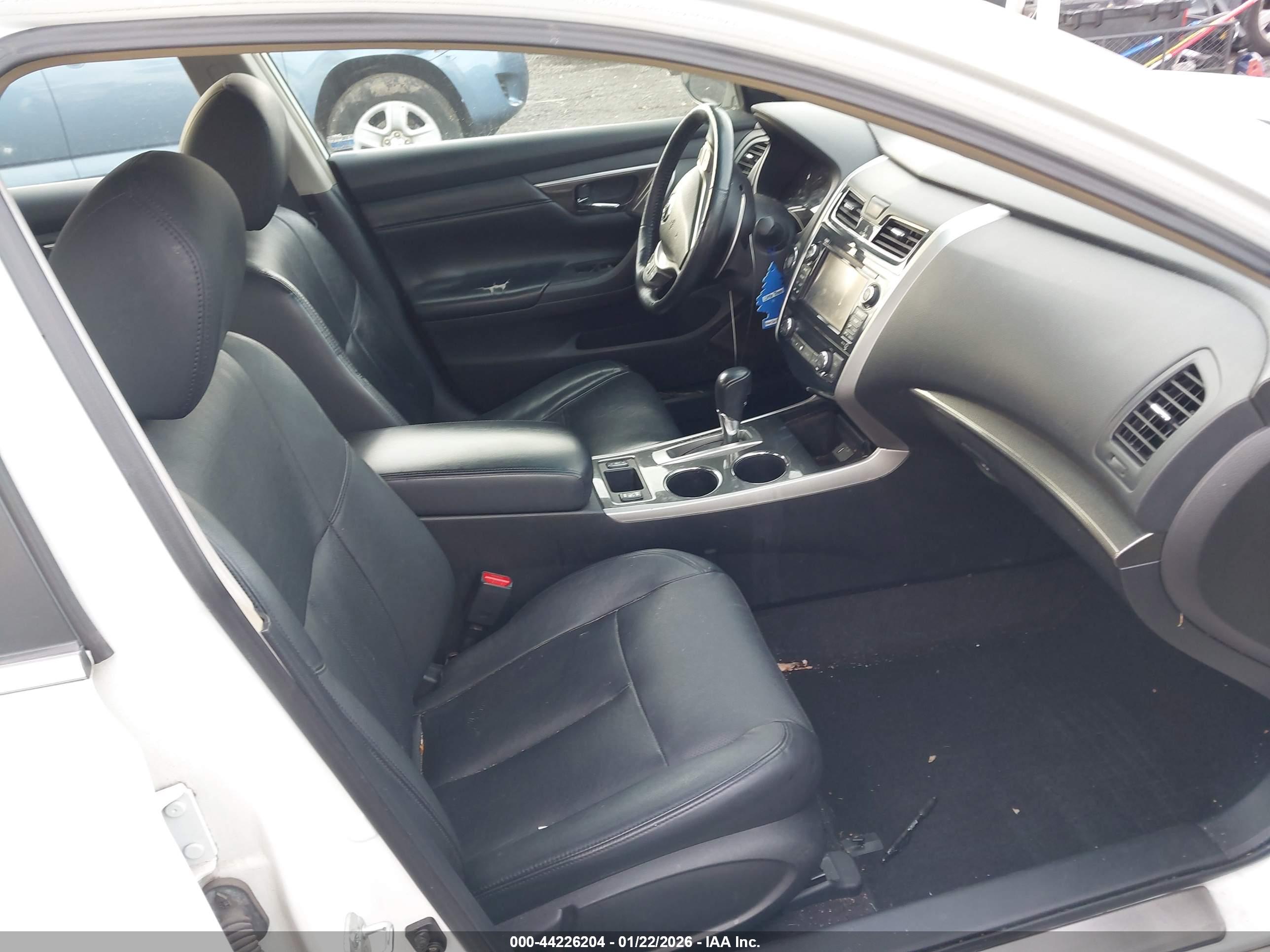 NISSAN ALTIMA image 5