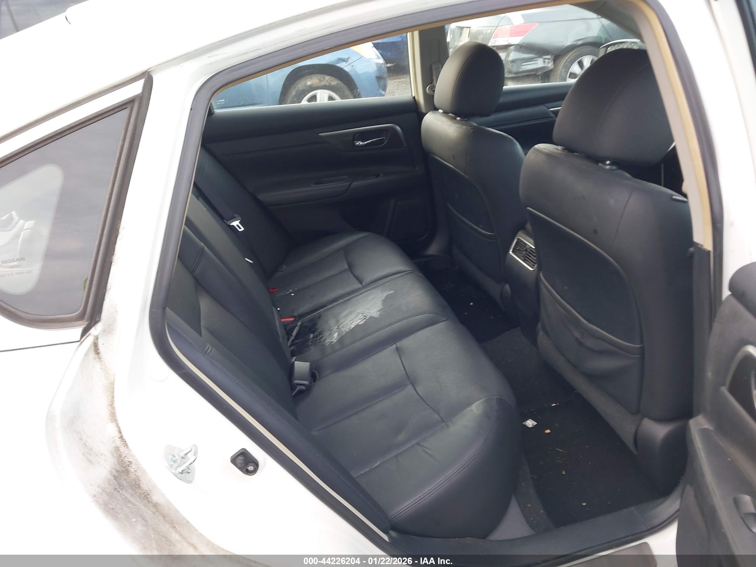 NISSAN ALTIMA image 8