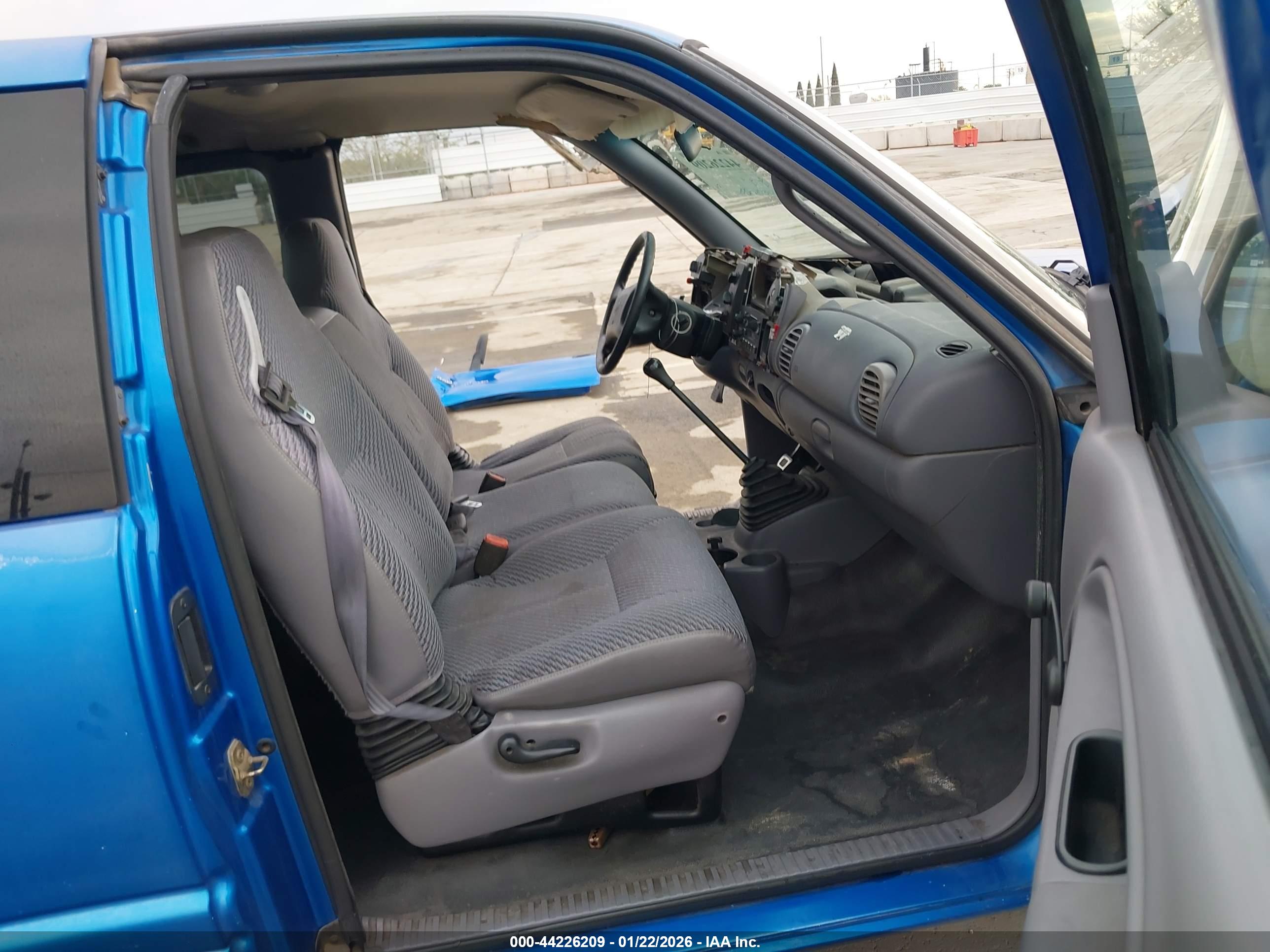 DODGE RAM image 5