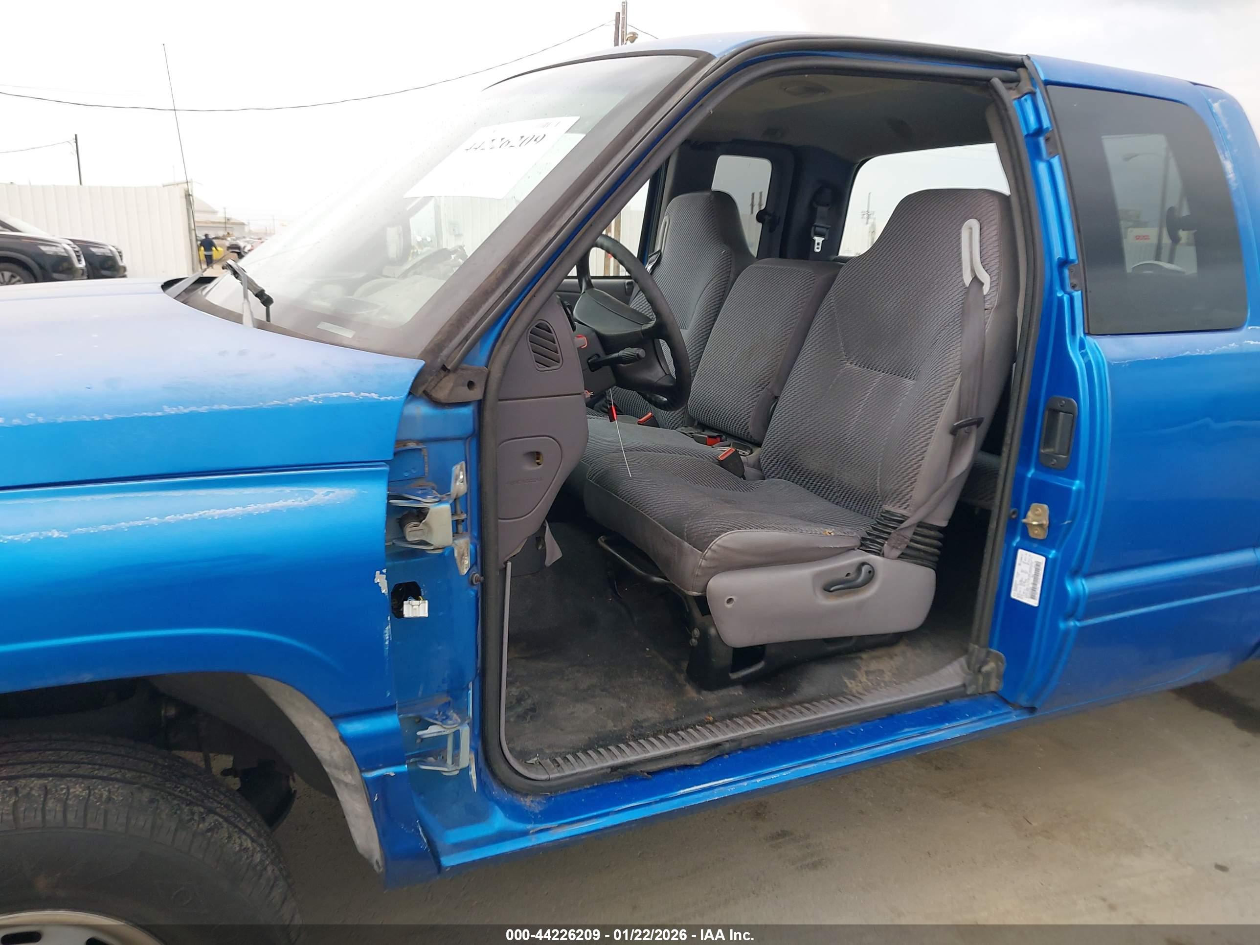 DODGE RAM image 6